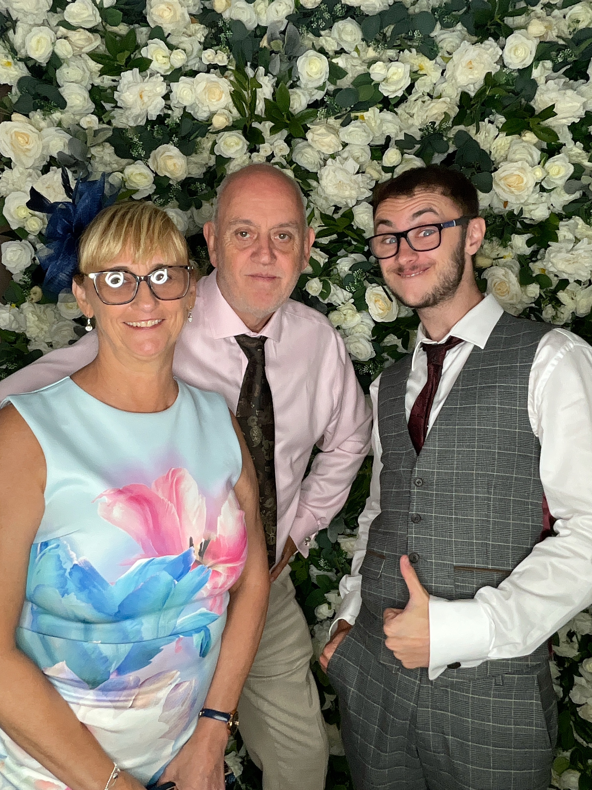 Sophie & Joe Photo booth images  | View more photos from the event at gallery.magicimages.uk/u/MagicImages/Sophie-Joe-Photo-booth-images