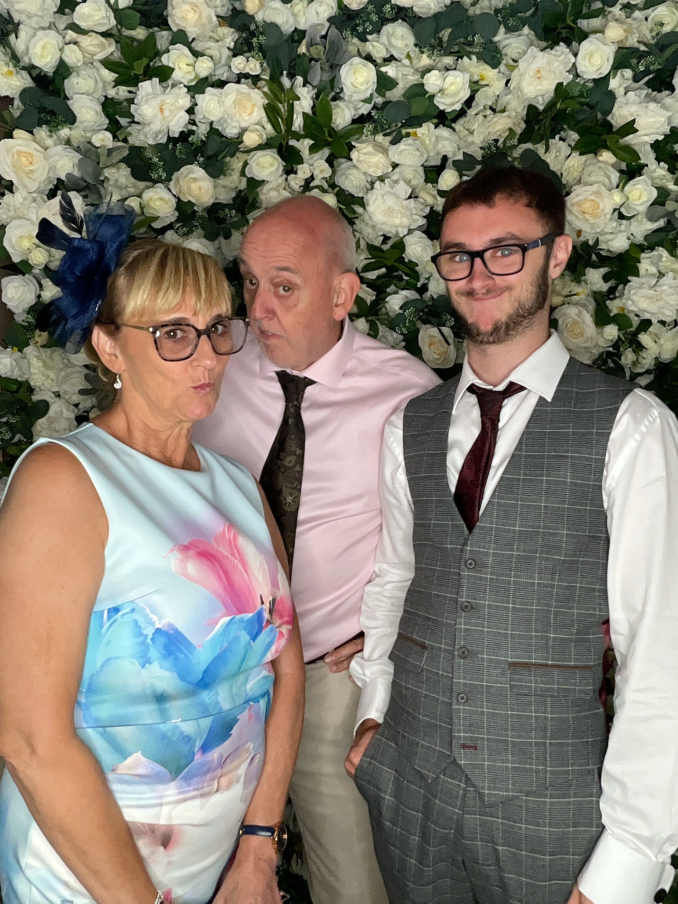 Sophie & Joe Photo booth images  | View more photos from the event at gallery.magicimages.uk/u/MagicImages/Sophie-Joe-Photo-booth-images