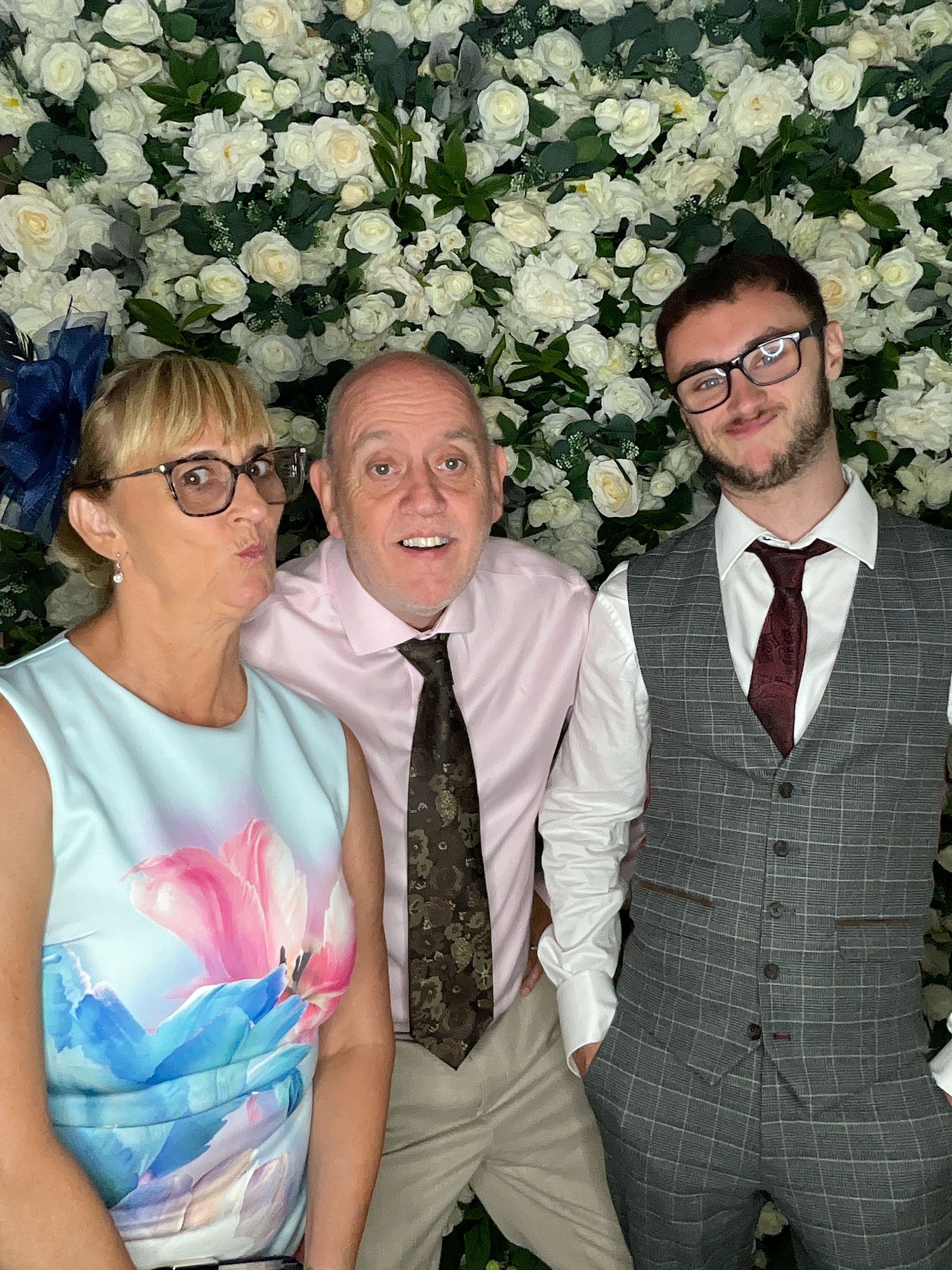 Sophie & Joe Photo booth images  | View more photos from the event at gallery.magicimages.uk/u/MagicImages/Sophie-Joe-Photo-booth-images