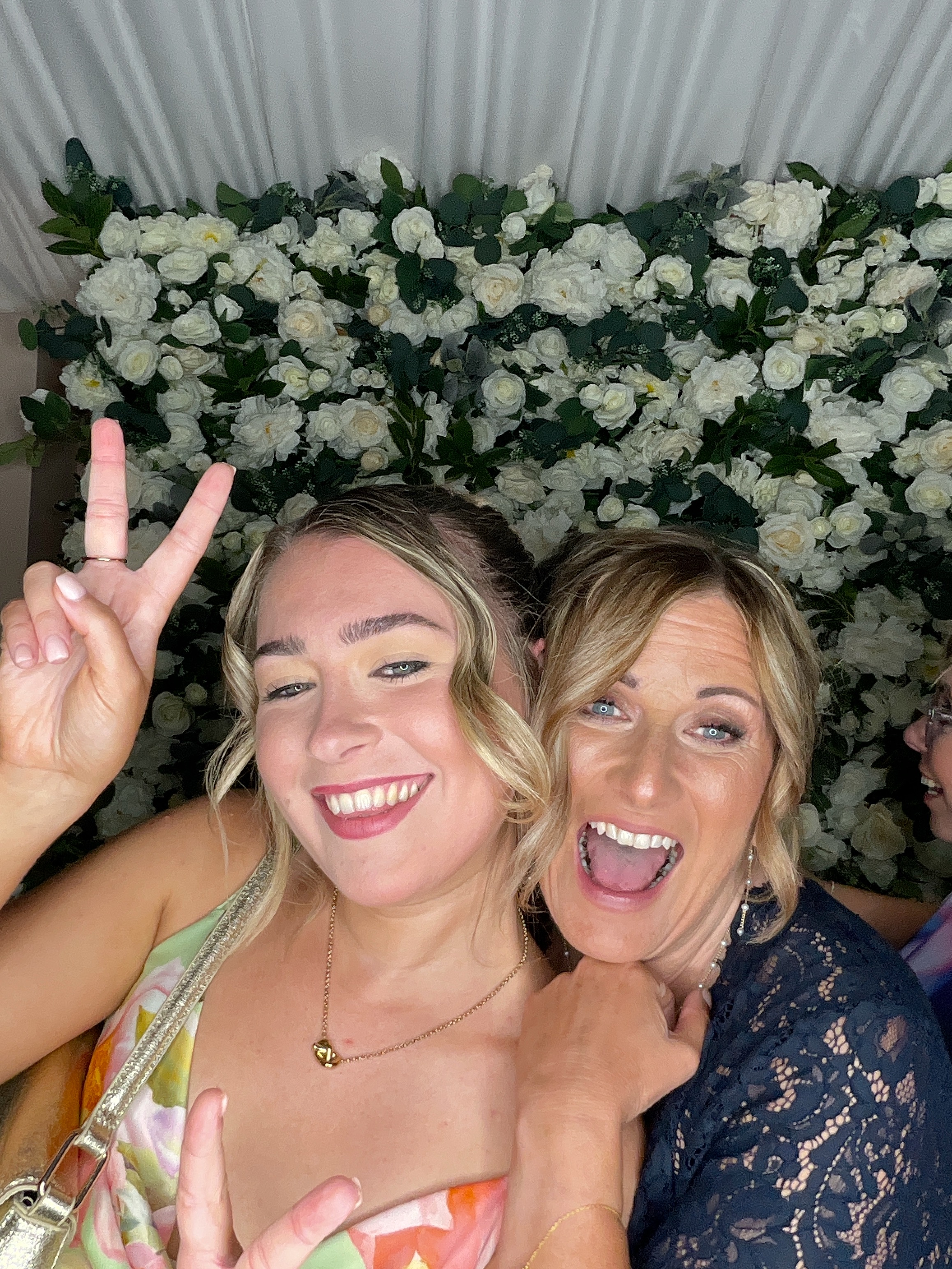 Sophie & Joe Photo booth images  | View more photos from the event at gallery.magicimages.uk/u/MagicImages/Sophie-Joe-Photo-booth-images