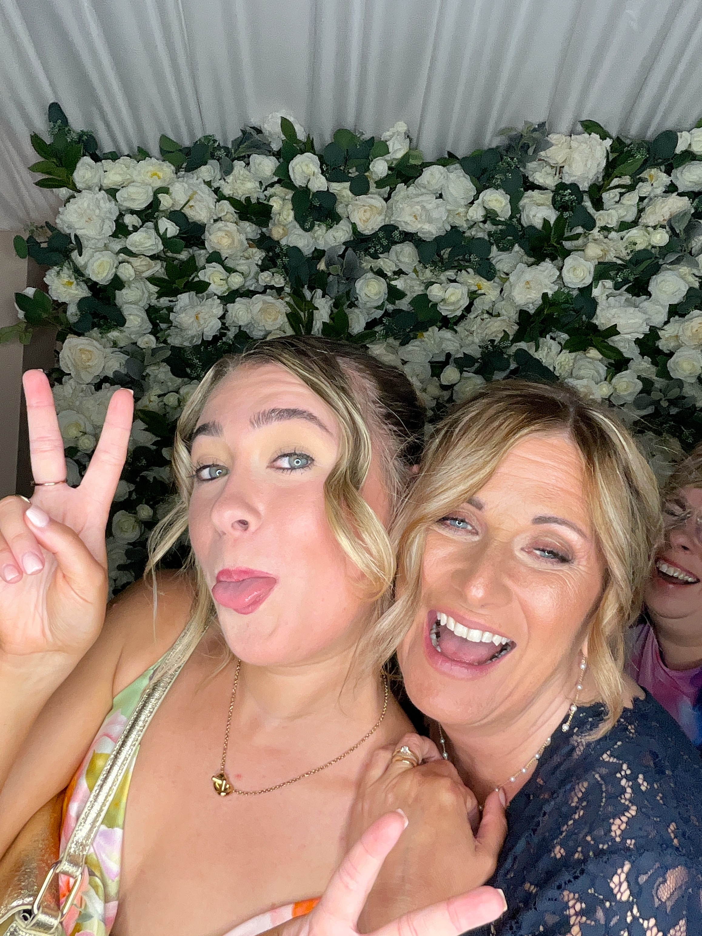 Sophie & Joe Photo booth images  | View more photos from the event at gallery.magicimages.uk/u/MagicImages/Sophie-Joe-Photo-booth-images