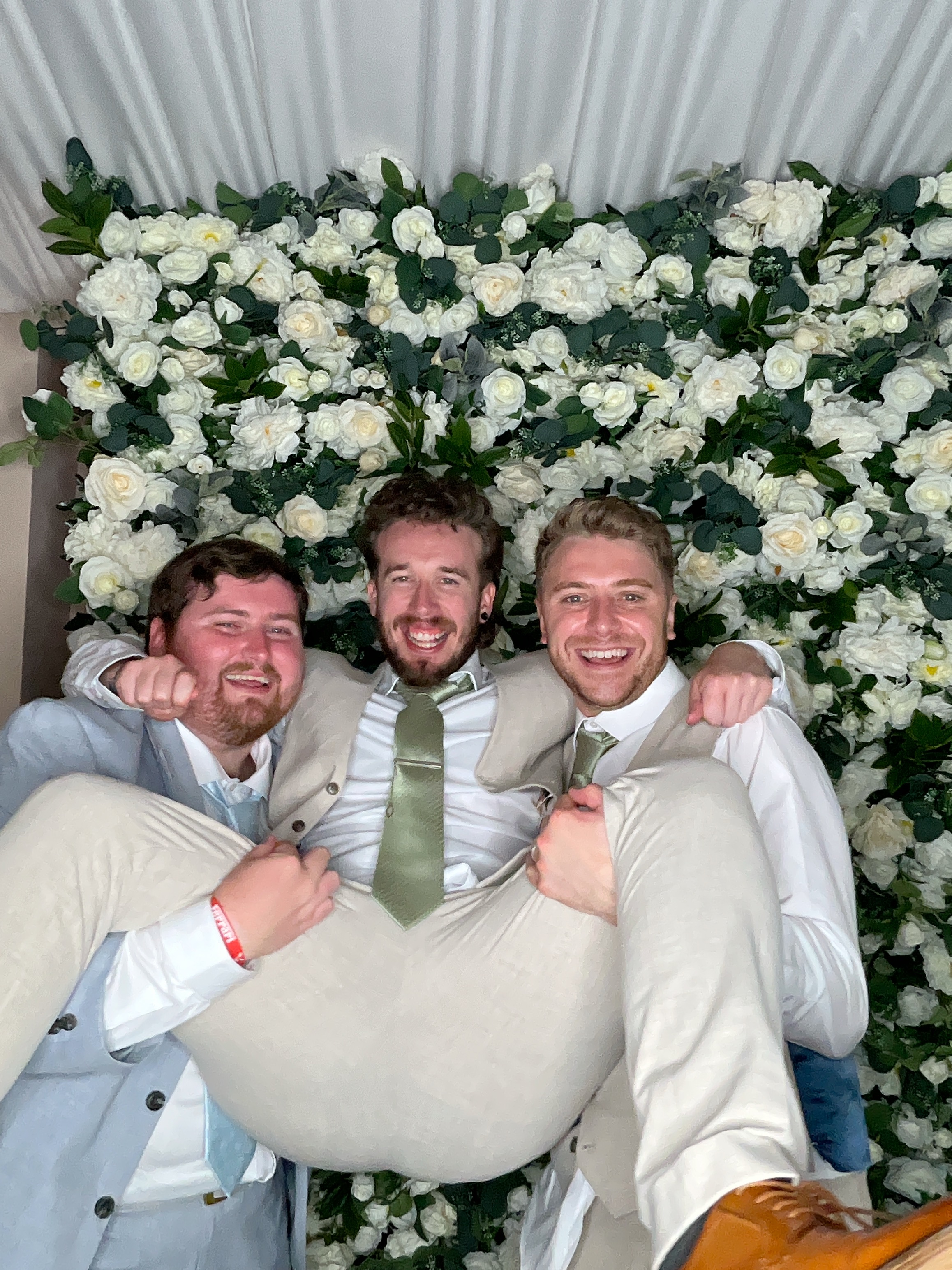 Sophie & Joe Photo booth images  | View more photos from the event at gallery.magicimages.uk/u/MagicImages/Sophie-Joe-Photo-booth-images