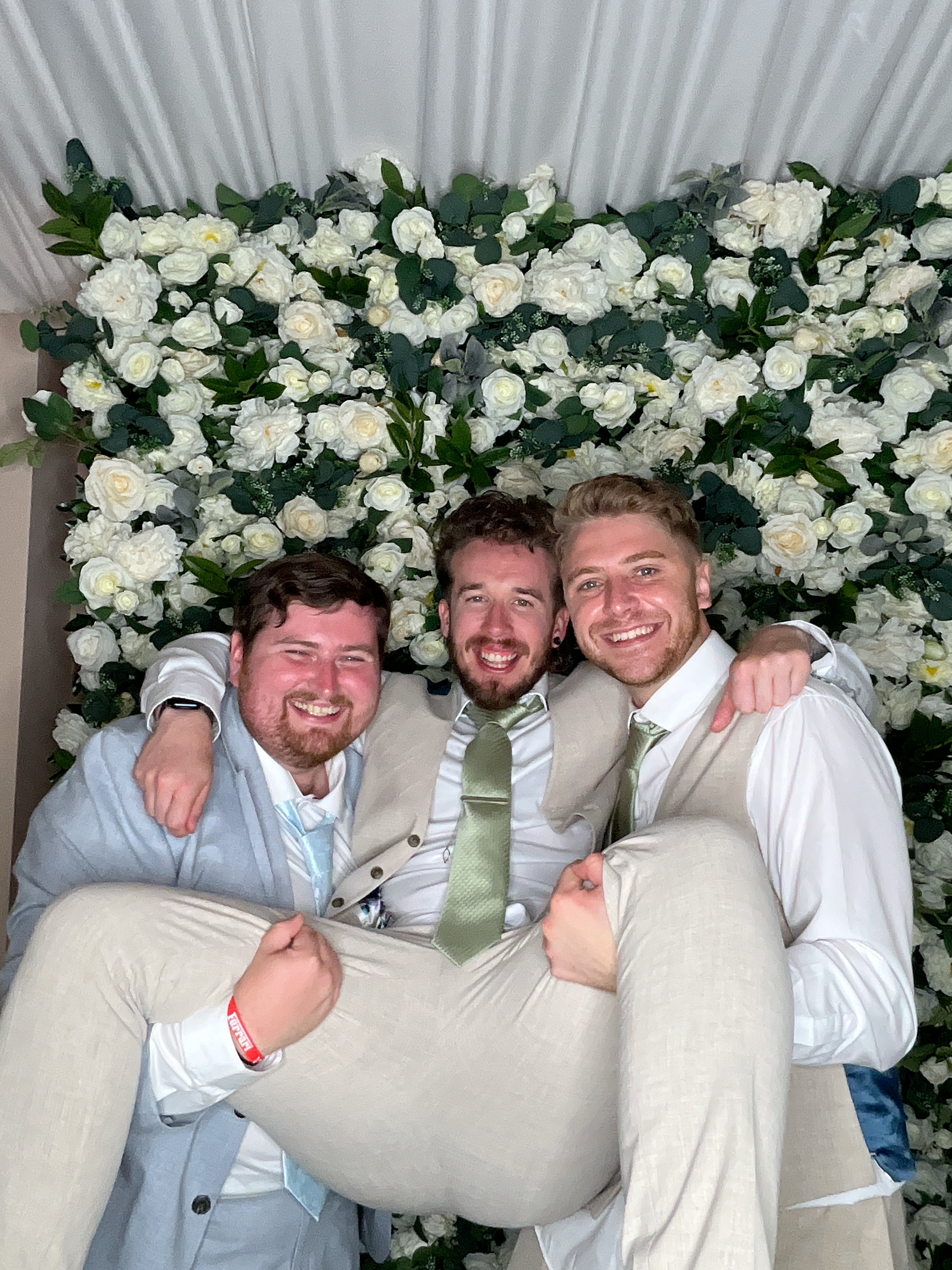 Sophie & Joe Photo booth images  | View more photos from the event at gallery.magicimages.uk/u/MagicImages/Sophie-Joe-Photo-booth-images