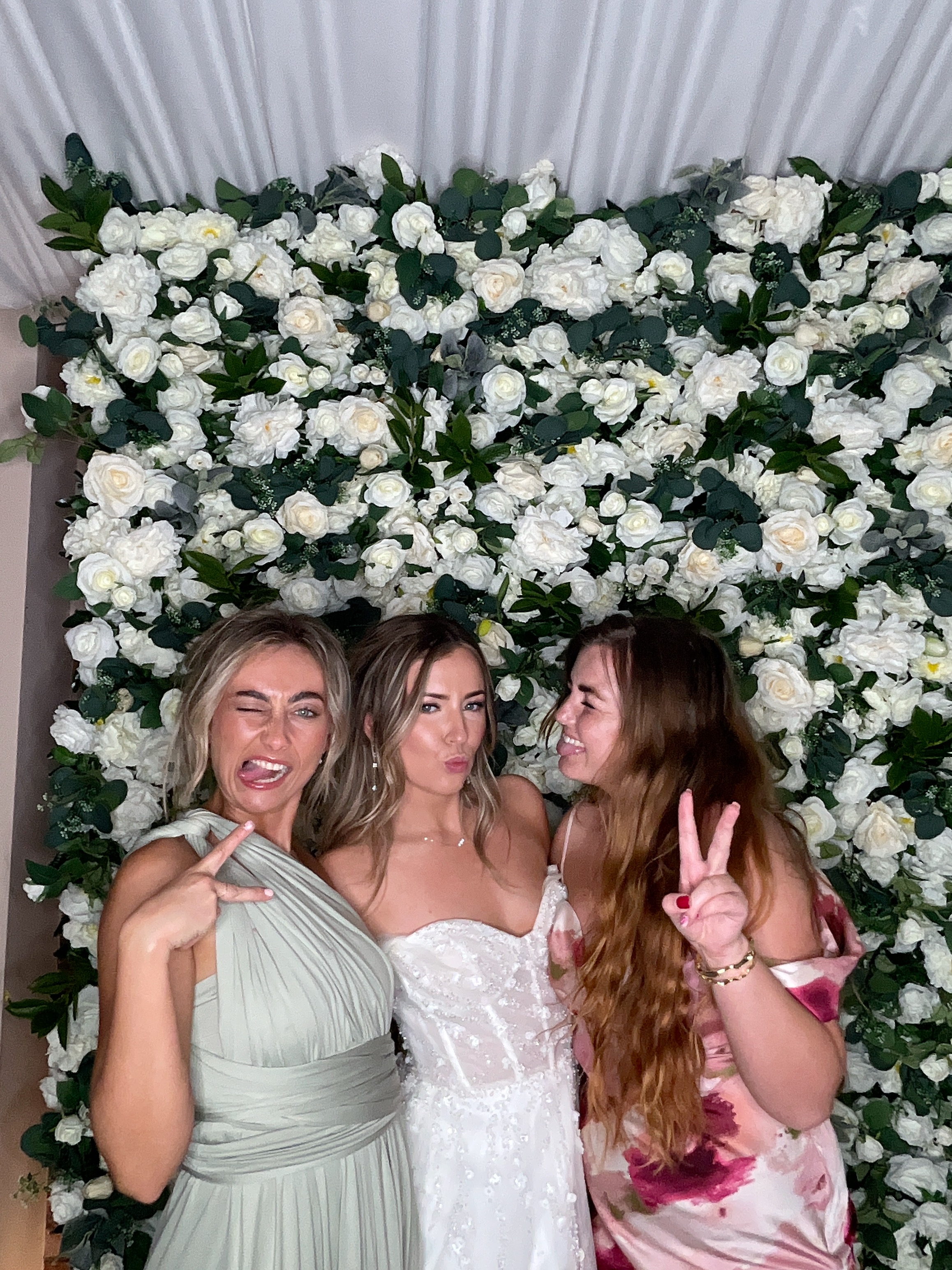 Sophie & Joe Photo booth images  | View more photos from the event at gallery.magicimages.uk/u/MagicImages/Sophie-Joe-Photo-booth-images