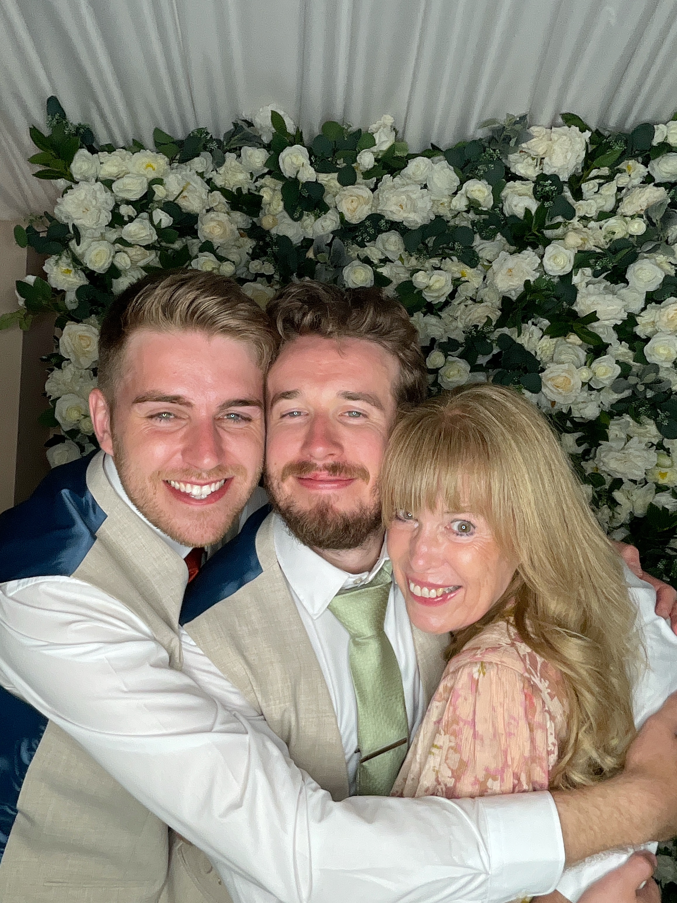 Sophie & Joe Photo booth images  | View more photos from the event at gallery.magicimages.uk/u/MagicImages/Sophie-Joe-Photo-booth-images