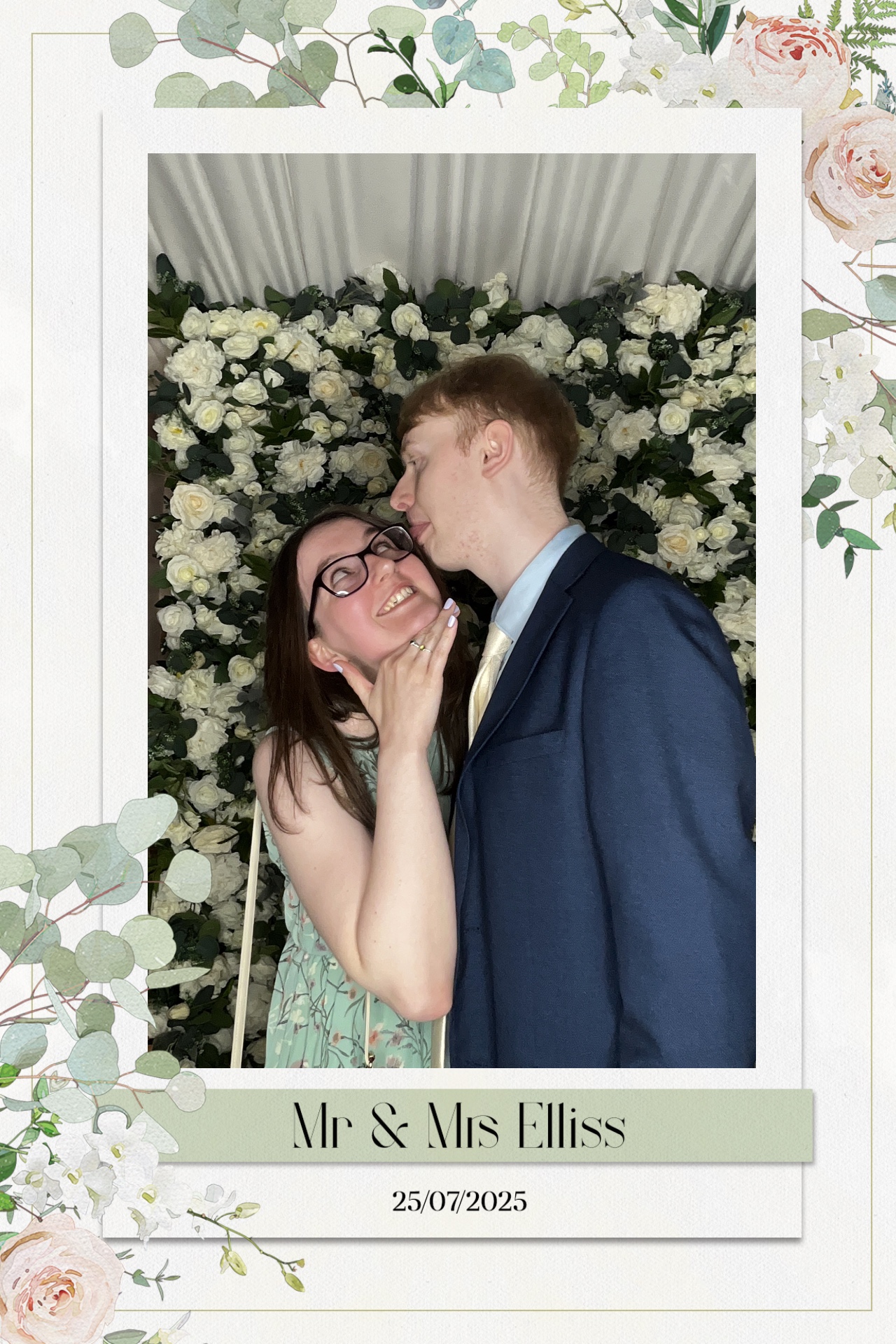 Sophie & Joe Photo booth images  | View more photos from the event at gallery.magicimages.uk/u/MagicImages/Sophie-Joe-Photo-booth-images