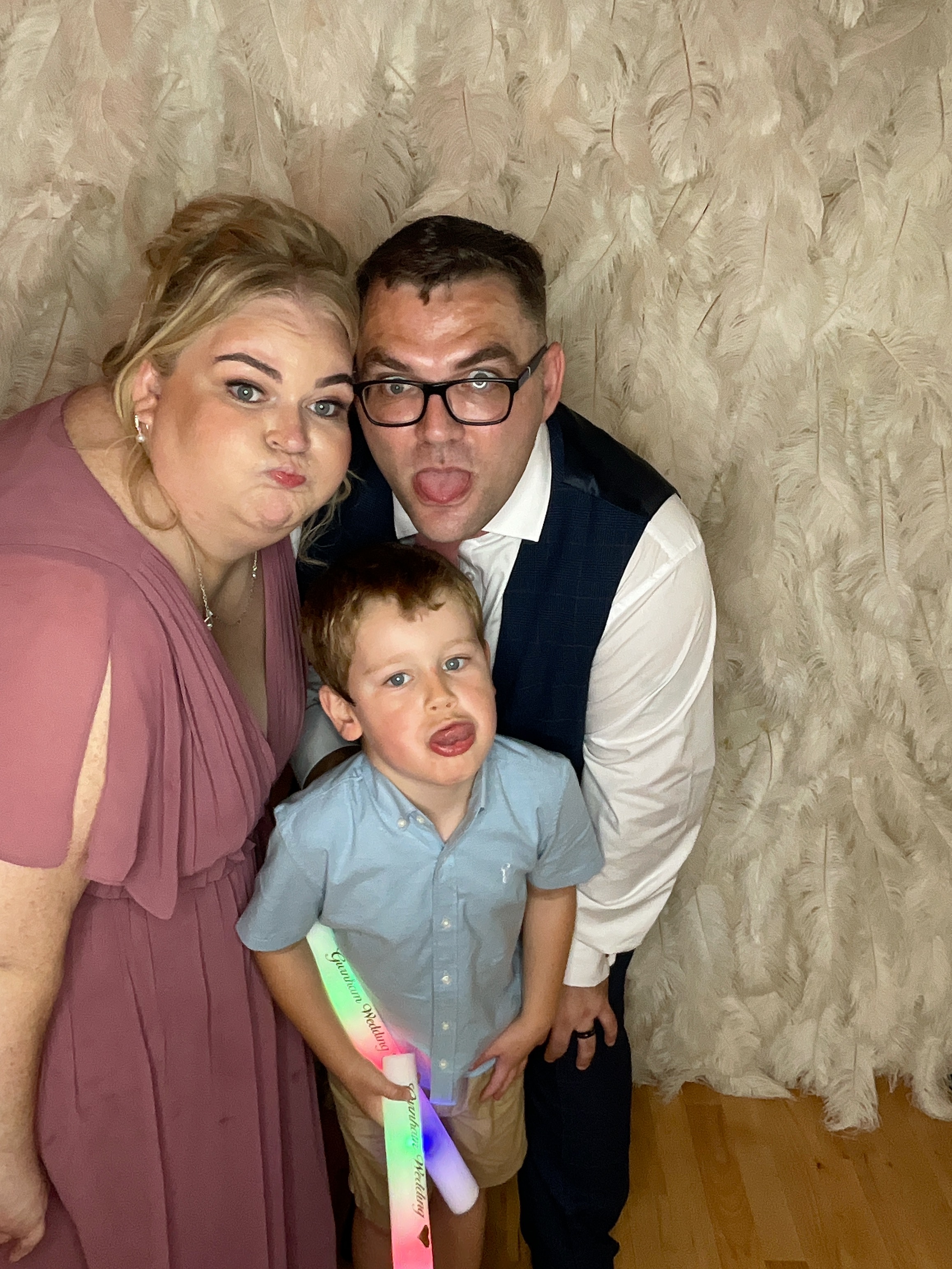 Stevie & Dale's photo booth images  | View more photos from the event at gallery.magicimages.uk/u/MagicImages/Stevie-Dales-photo-booth-images