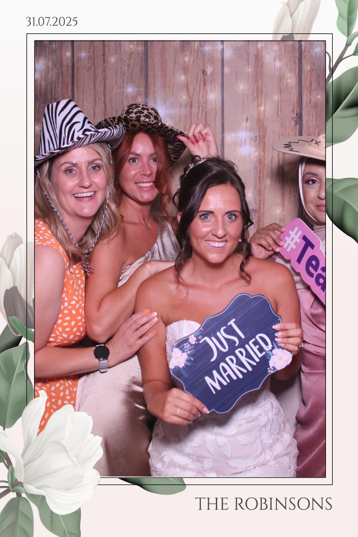 The Robinsons | View more photos from the event at gallery.magicimages.uk/u/MagicImages/The-Robinsons