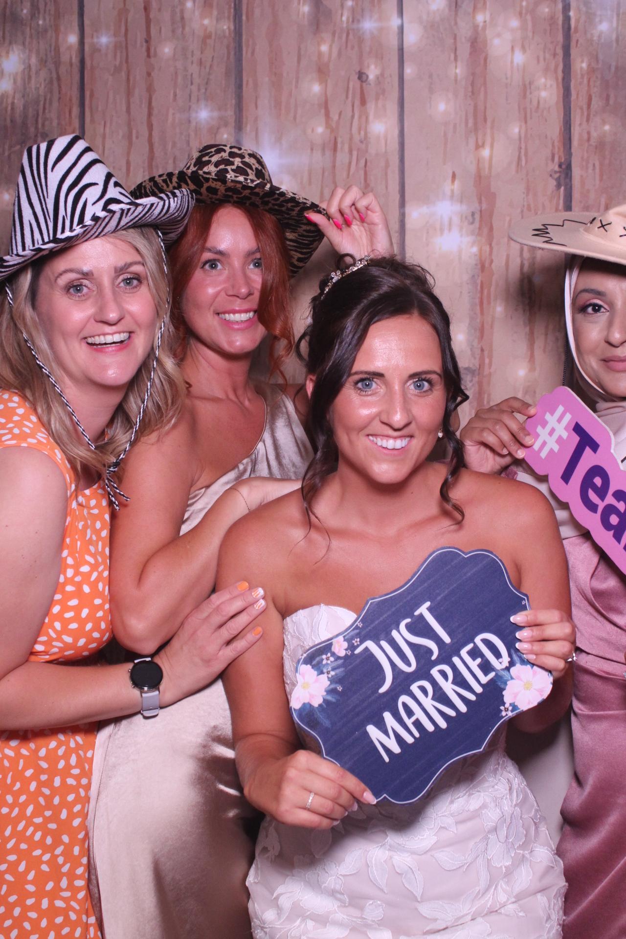 The Robinsons | View more photos from the event at gallery.magicimages.uk/u/MagicImages/The-Robinsons