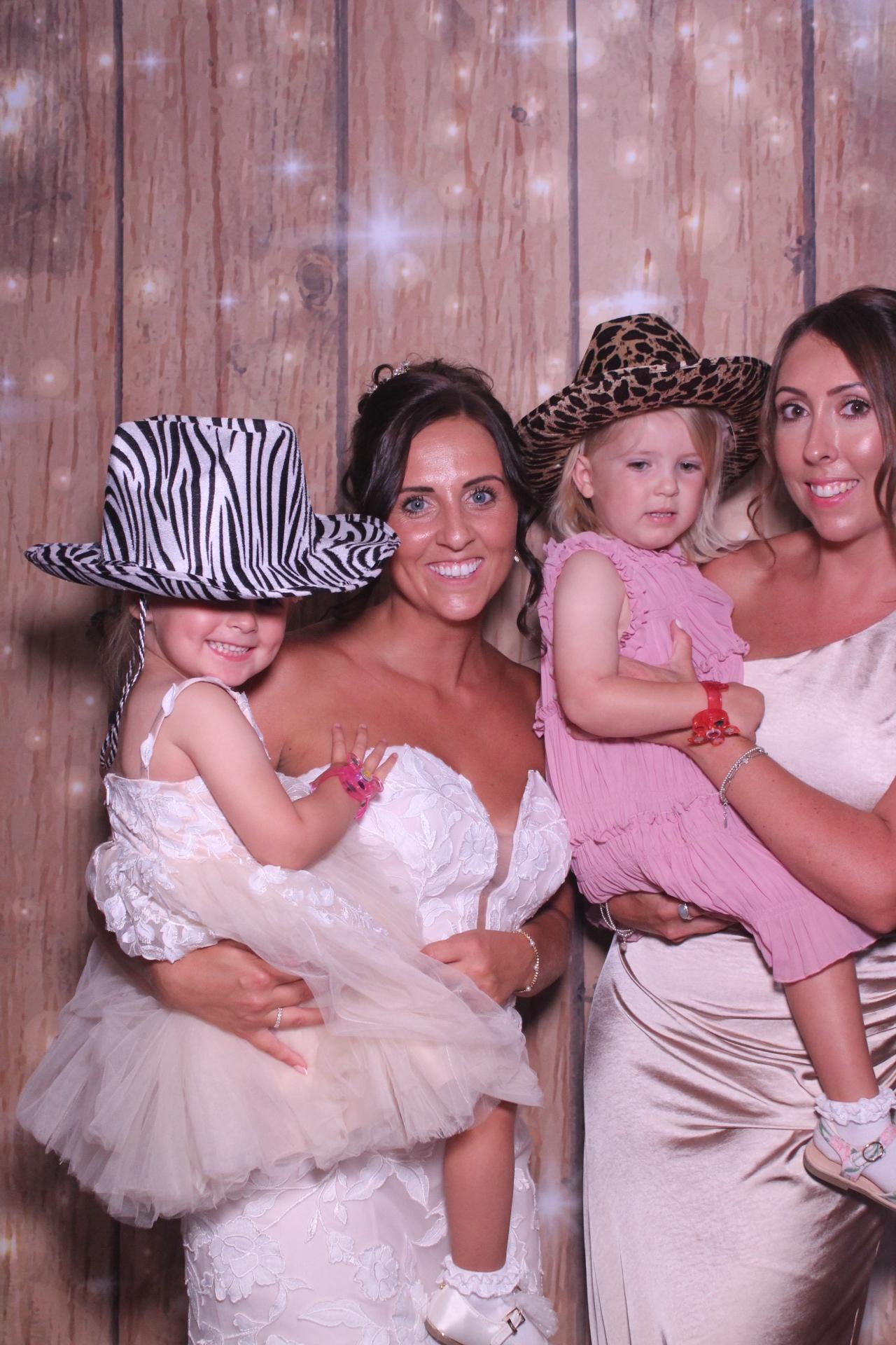 The Robinsons | View more photos from the event at gallery.magicimages.uk/u/MagicImages/The-Robinsons