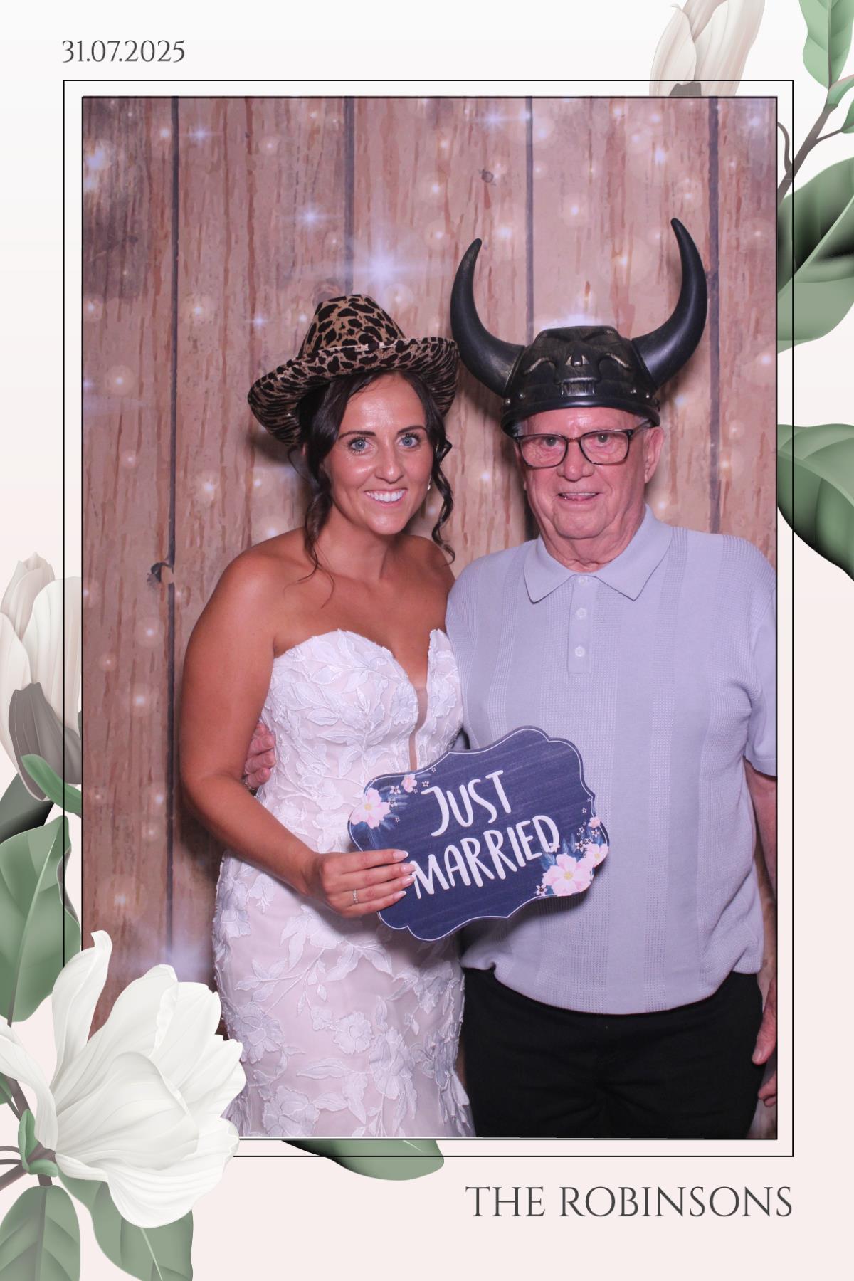 The Robinsons | View more photos from the event at gallery.magicimages.uk/u/MagicImages/The-Robinsons