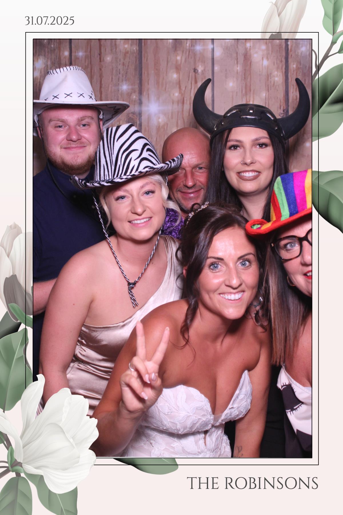 The Robinsons | View more photos from the event at gallery.magicimages.uk/u/MagicImages/The-Robinsons