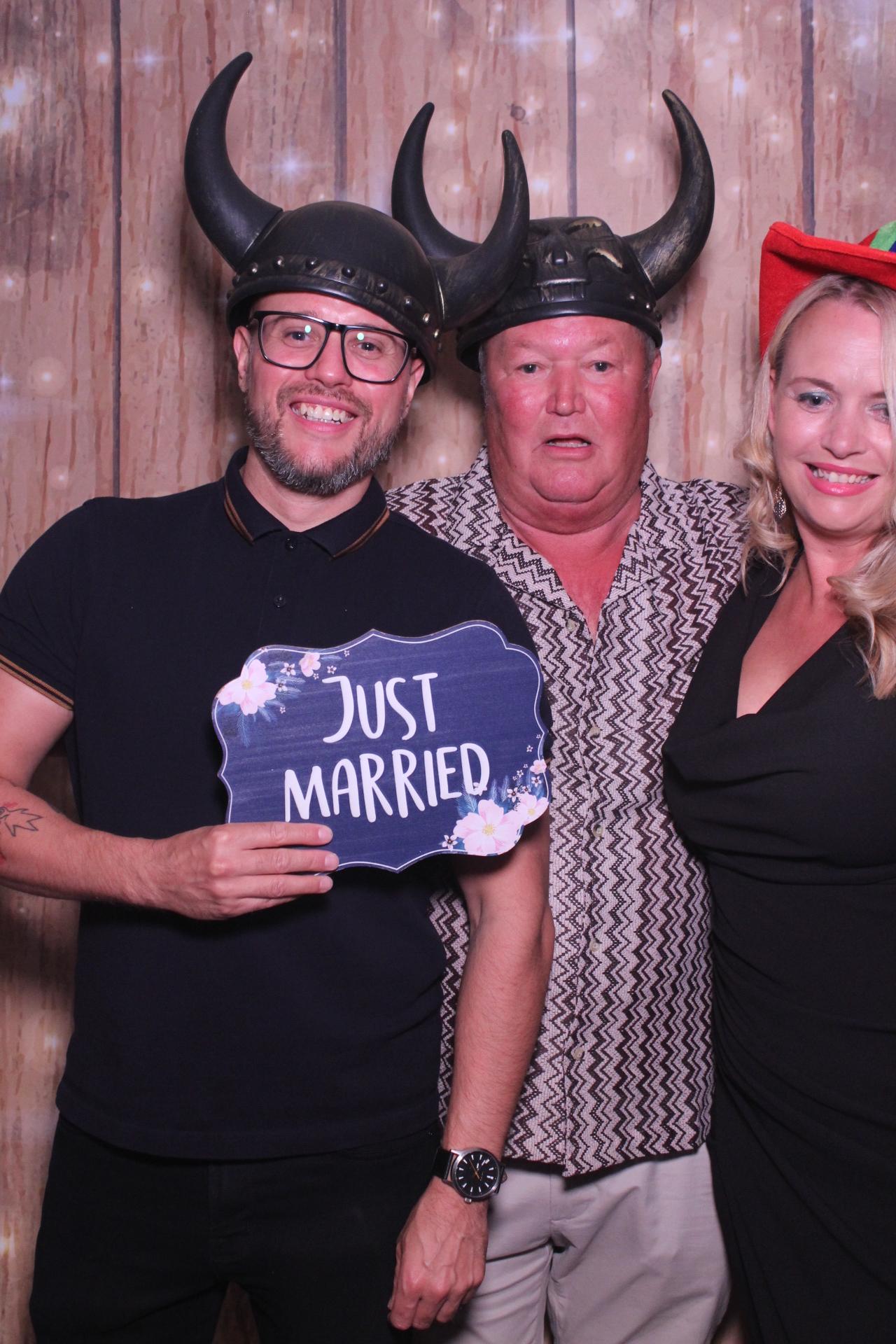 The Robinsons | View more photos from the event at gallery.magicimages.uk/u/MagicImages/The-Robinsons