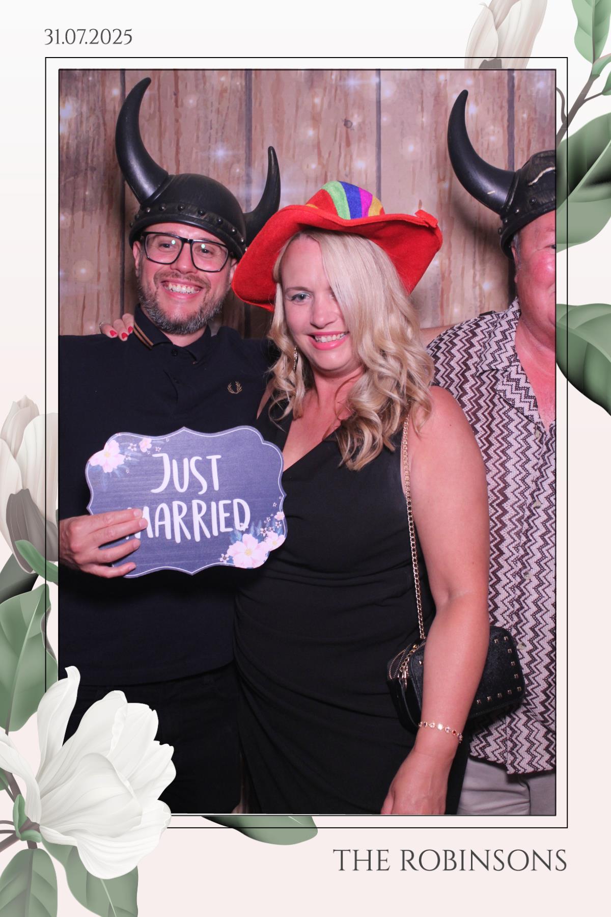 The Robinsons | View more photos from the event at gallery.magicimages.uk/u/MagicImages/The-Robinsons