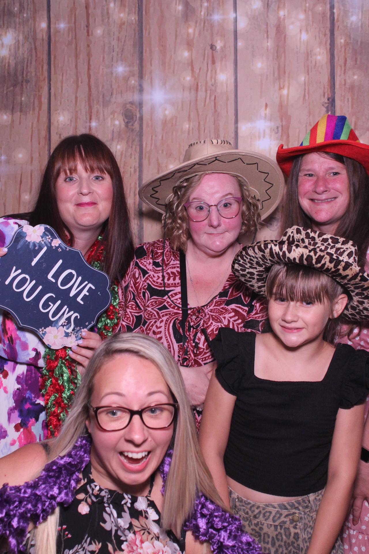 The Robinsons | View more photos from the event at gallery.magicimages.uk/u/MagicImages/The-Robinsons