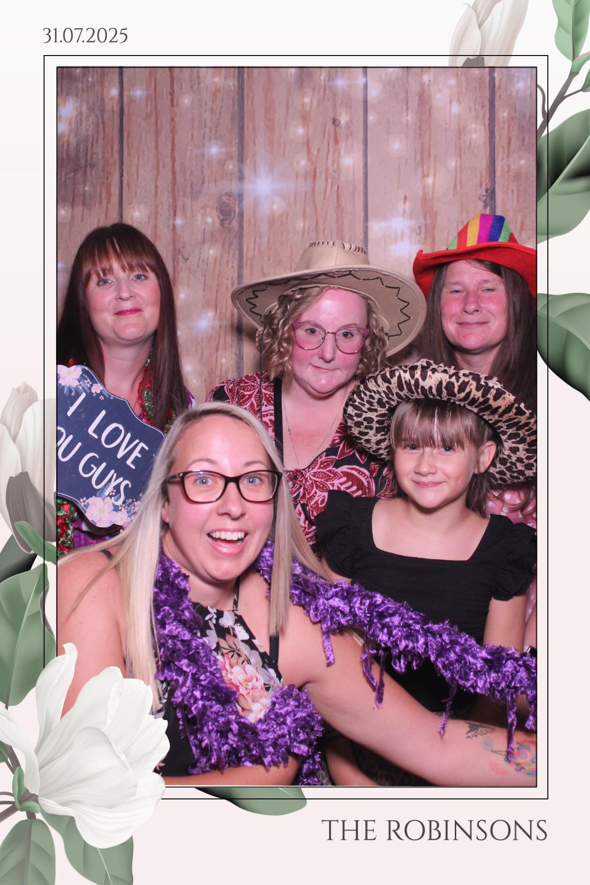 The Robinsons | View more photos from the event at gallery.magicimages.uk/u/MagicImages/The-Robinsons