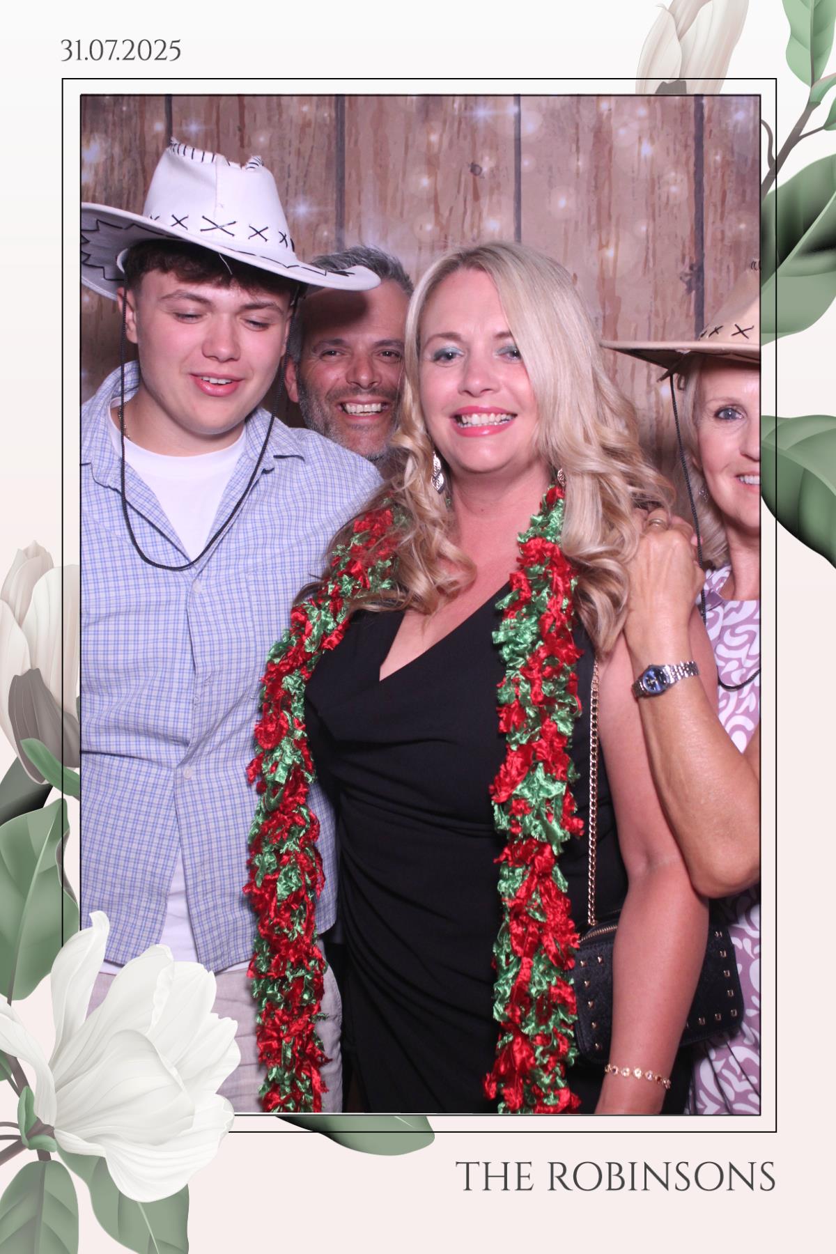 The Robinsons | View more photos from the event at gallery.magicimages.uk/u/MagicImages/The-Robinsons