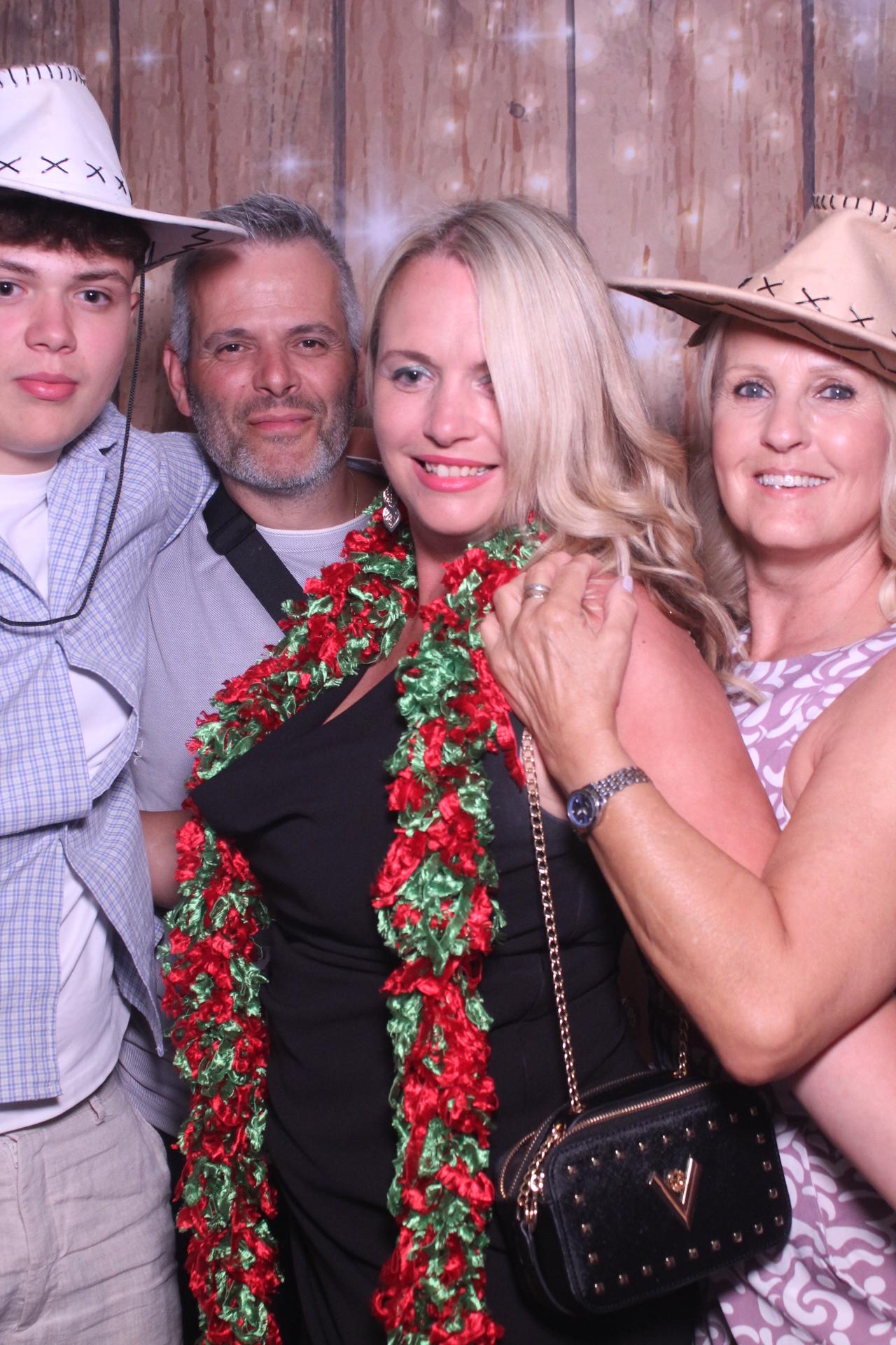 The Robinsons | View more photos from the event at gallery.magicimages.uk/u/MagicImages/The-Robinsons