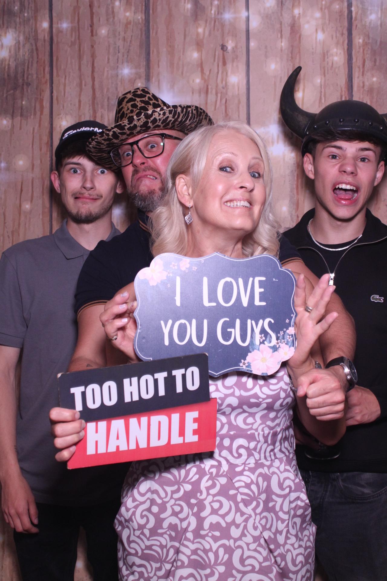 The Robinsons | View more photos from the event at gallery.magicimages.uk/u/MagicImages/The-Robinsons