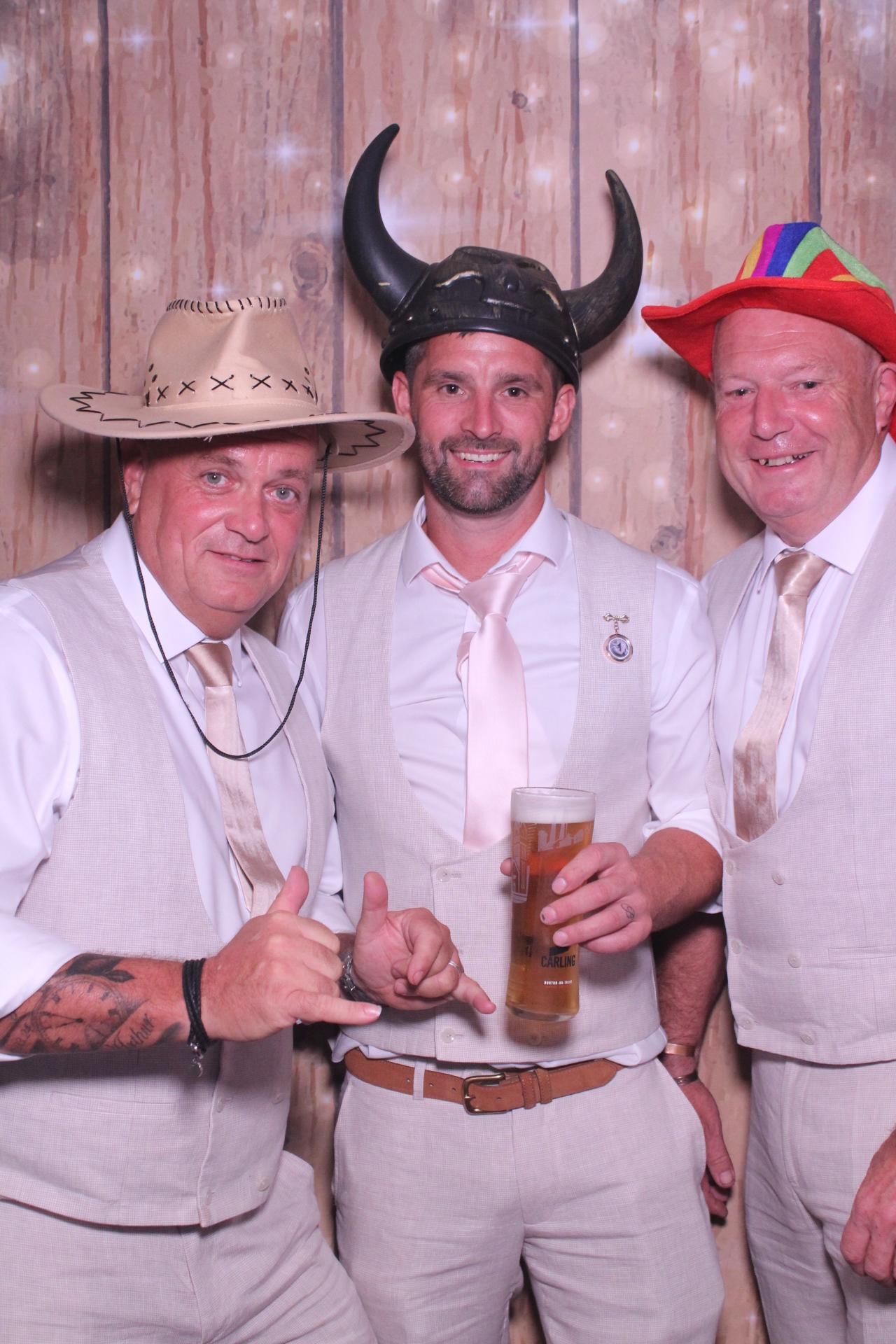 The Robinsons | View more photos from the event at gallery.magicimages.uk/u/MagicImages/The-Robinsons