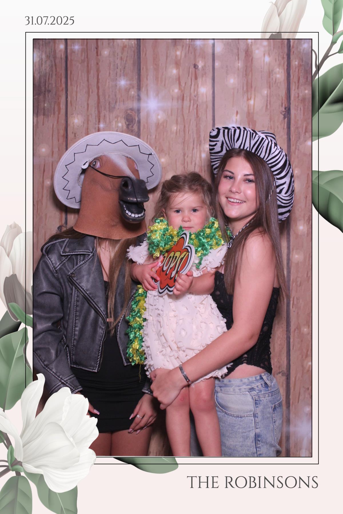 The Robinsons | View more photos from the event at gallery.magicimages.uk/u/MagicImages/The-Robinsons