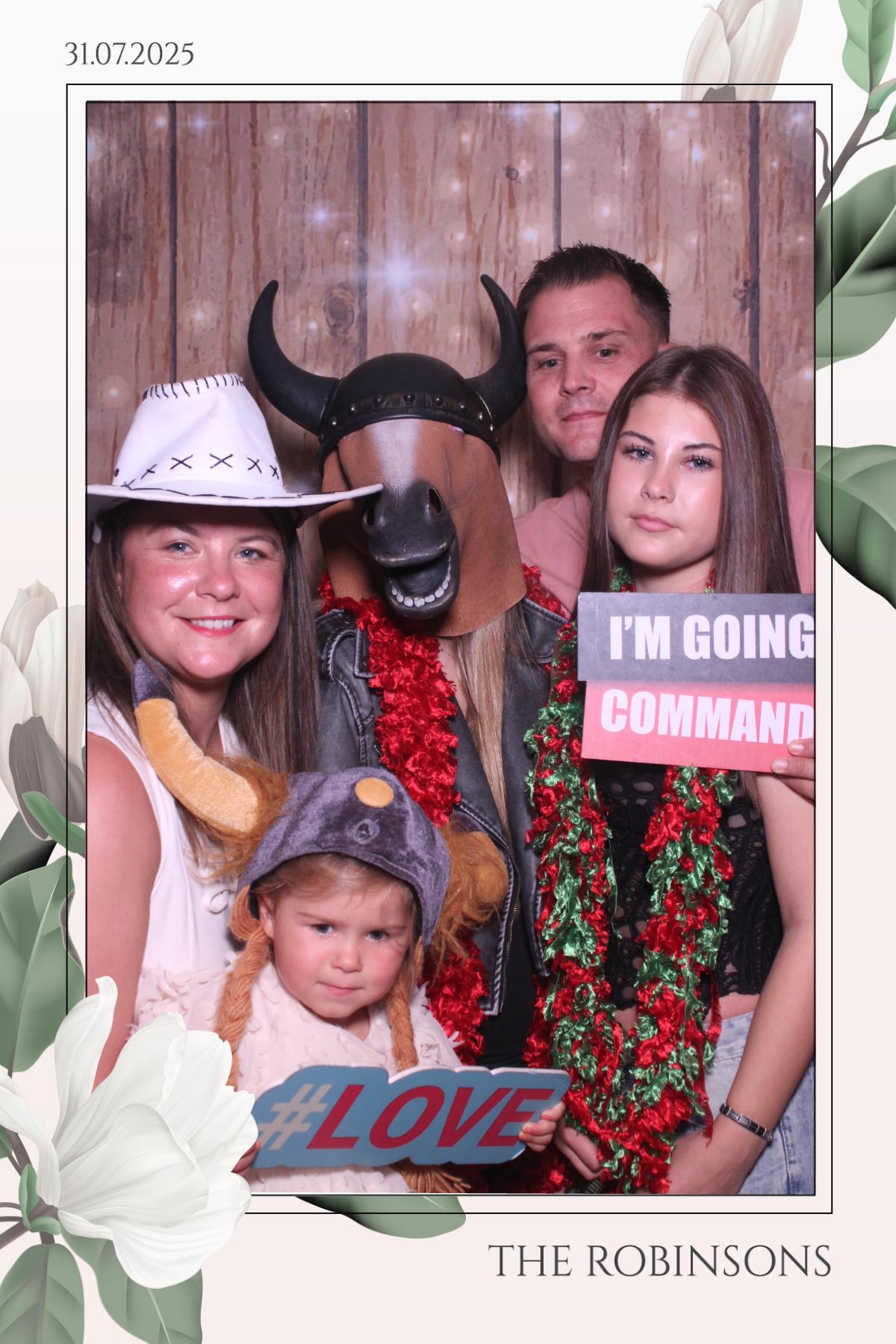 The Robinsons | View more photos from the event at gallery.magicimages.uk/u/MagicImages/The-Robinsons