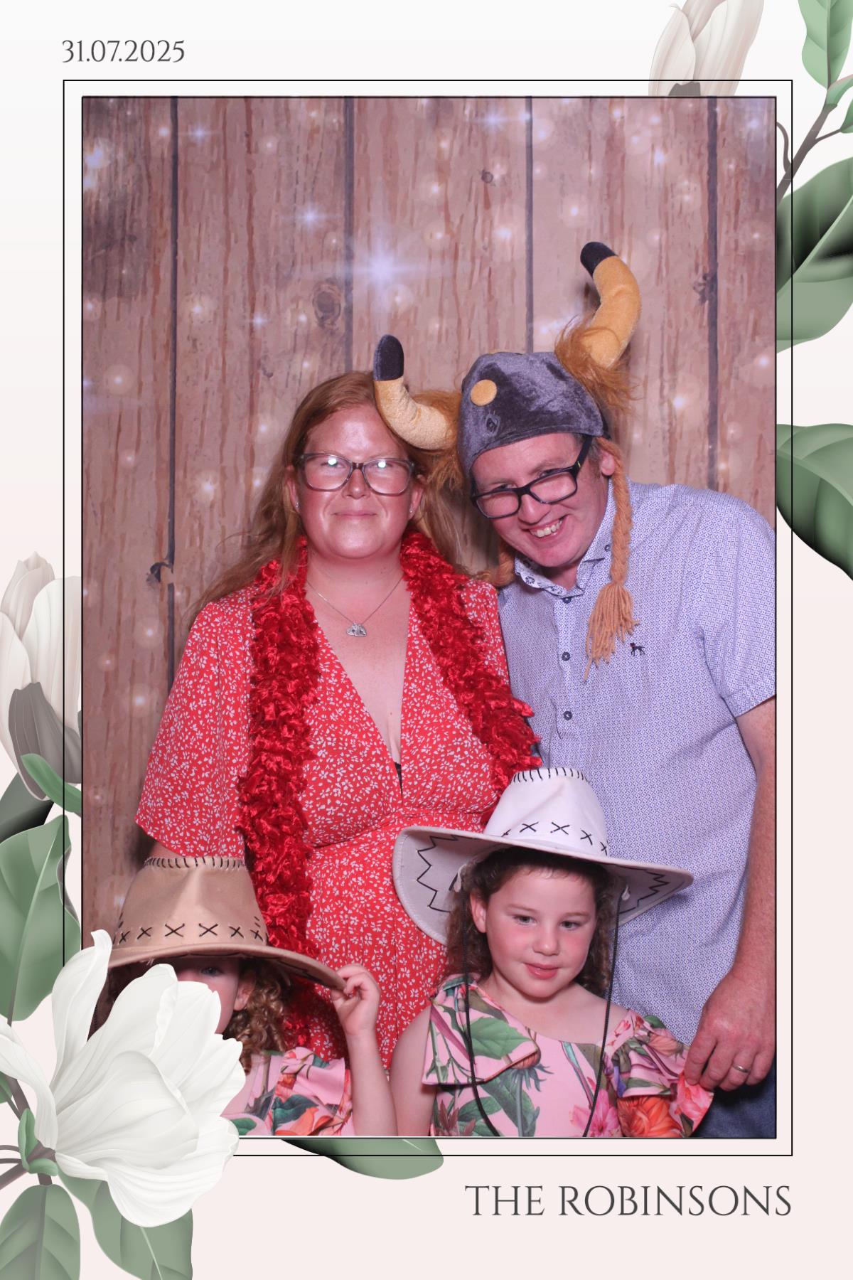 The Robinsons | View more photos from the event at gallery.magicimages.uk/u/MagicImages/The-Robinsons