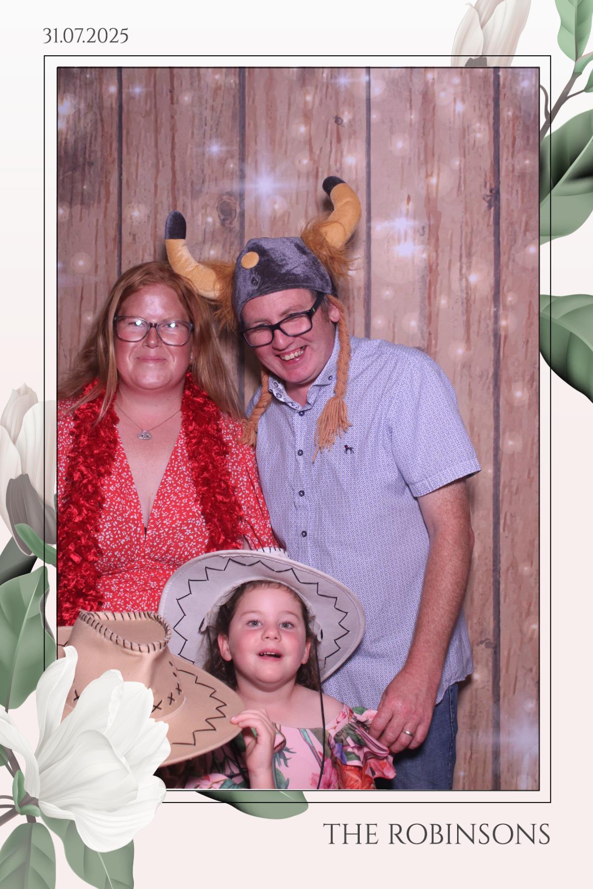 The Robinsons | View more photos from the event at gallery.magicimages.uk/u/MagicImages/The-Robinsons