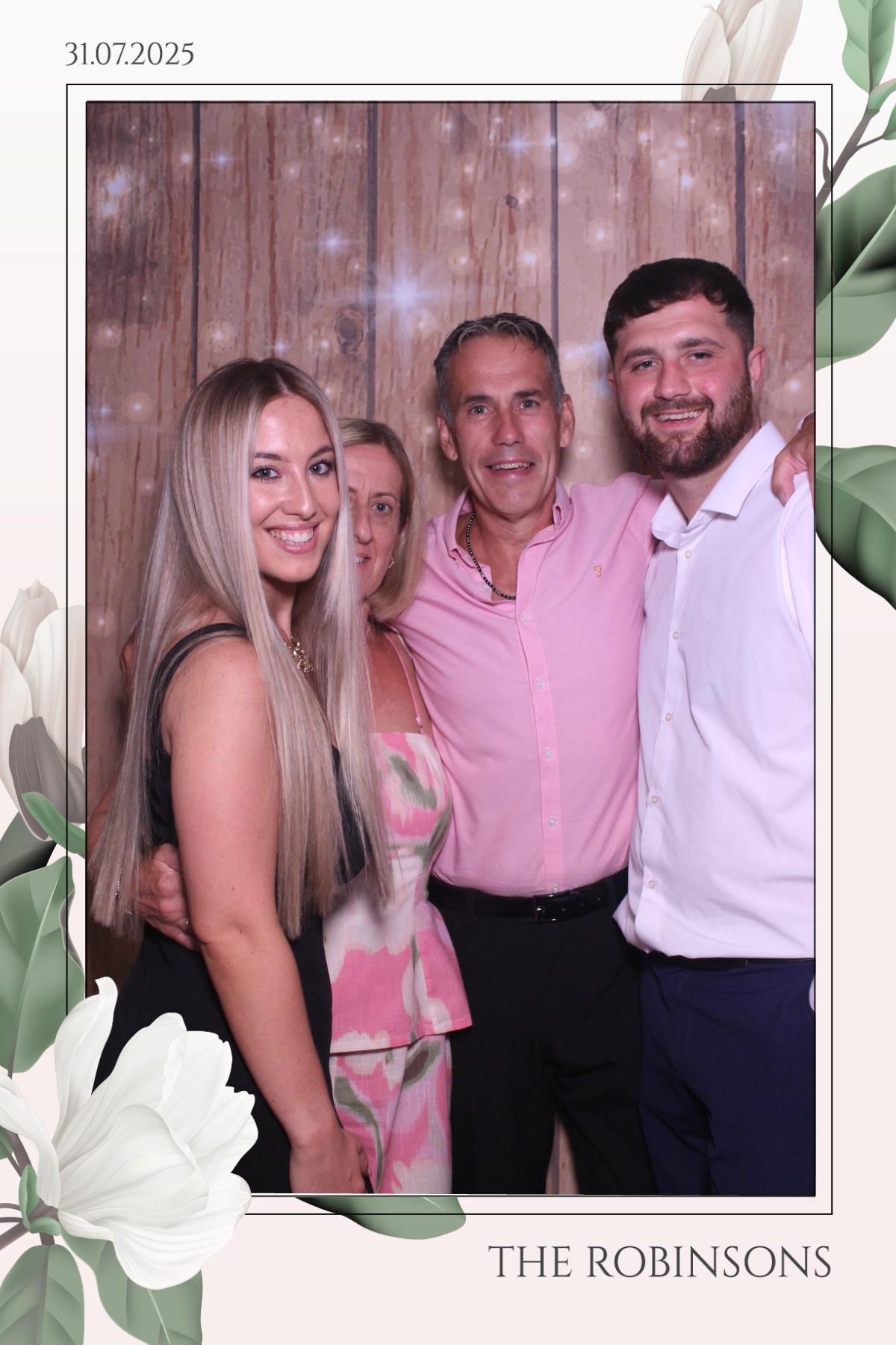 The Robinsons | View more photos from the event at gallery.magicimages.uk/u/MagicImages/The-Robinsons