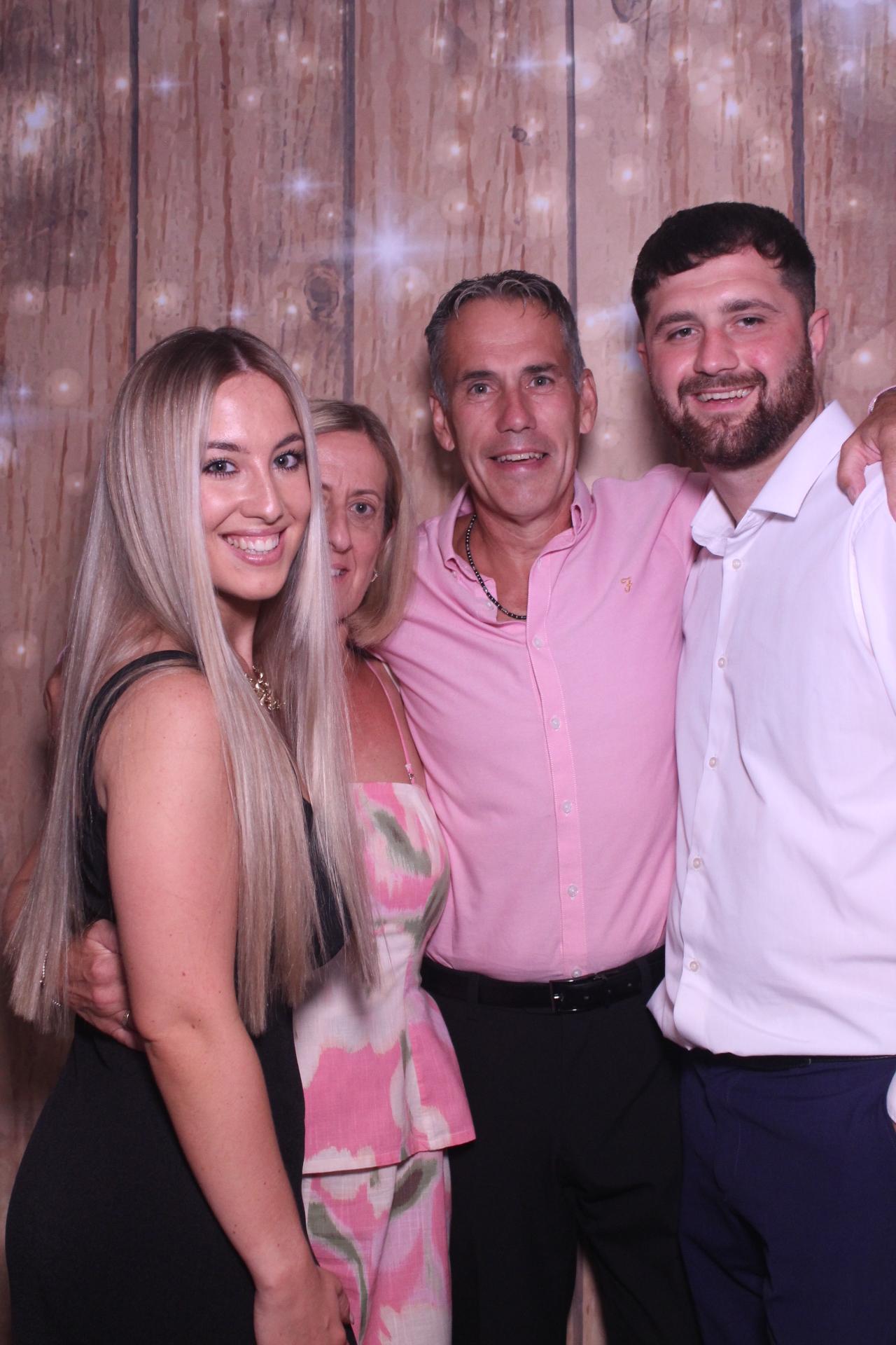 The Robinsons | View more photos from the event at gallery.magicimages.uk/u/MagicImages/The-Robinsons