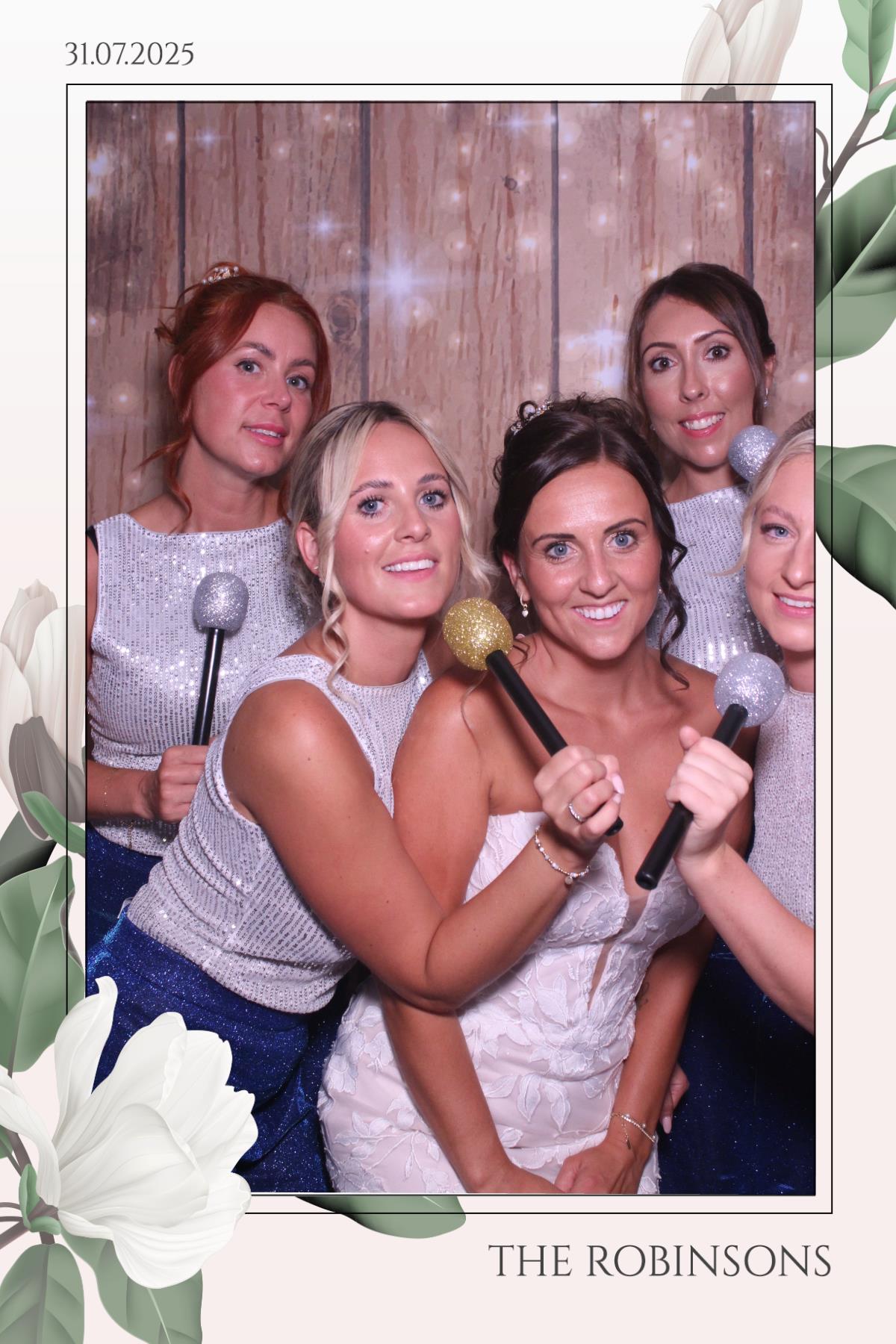 The Robinsons | View more photos from the event at gallery.magicimages.uk/u/MagicImages/The-Robinsons