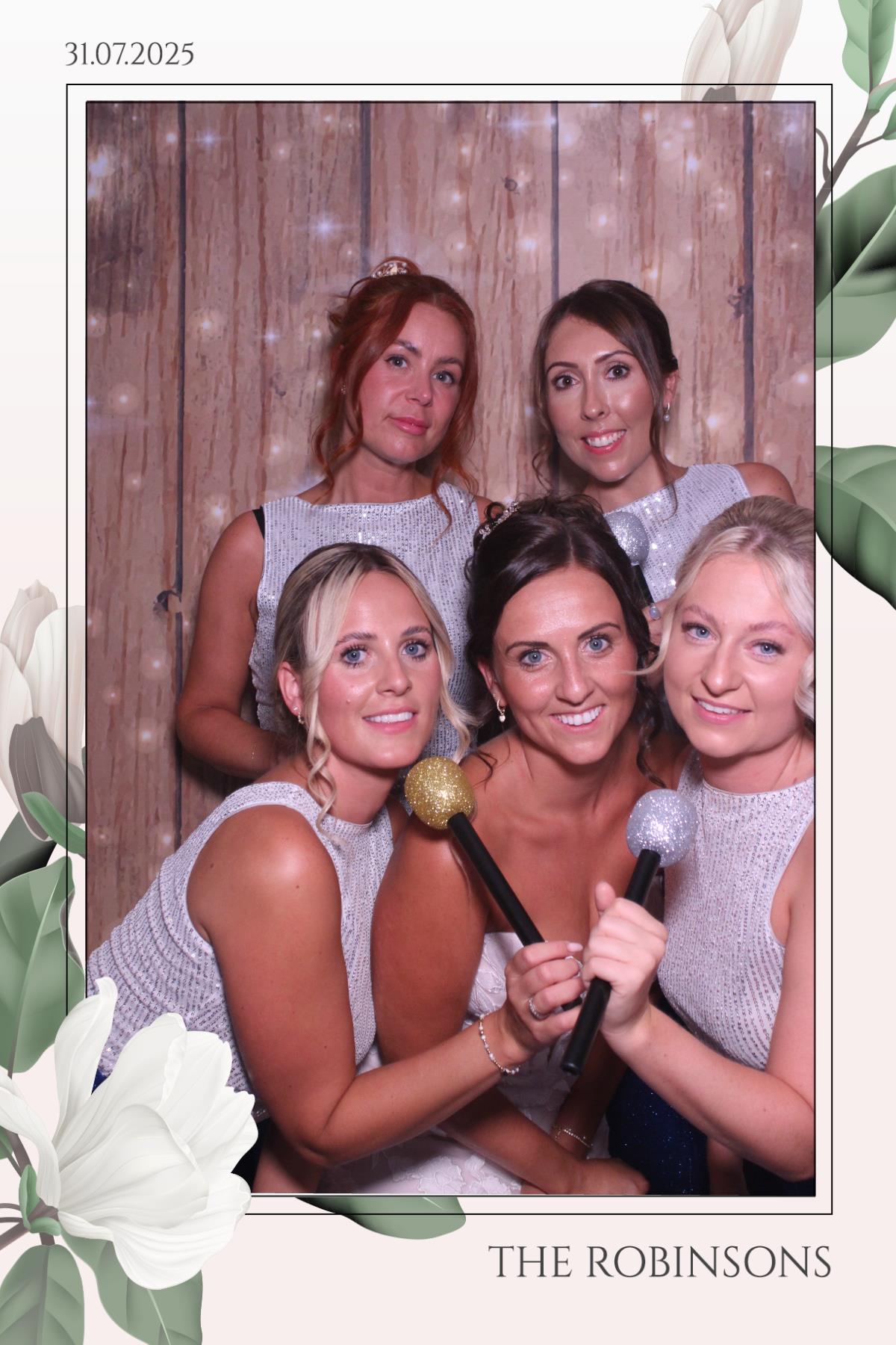 The Robinsons | View more photos from the event at gallery.magicimages.uk/u/MagicImages/The-Robinsons