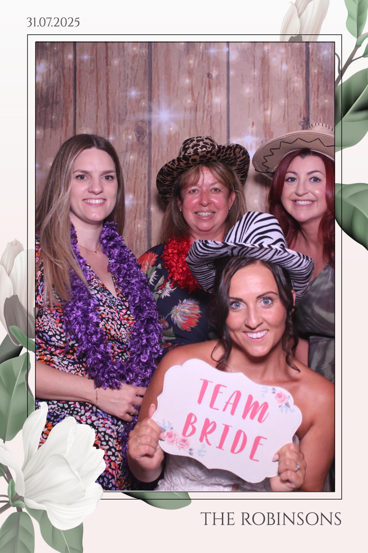 The Robinsons | View more photos from the event at gallery.magicimages.uk/u/MagicImages/The-Robinsons