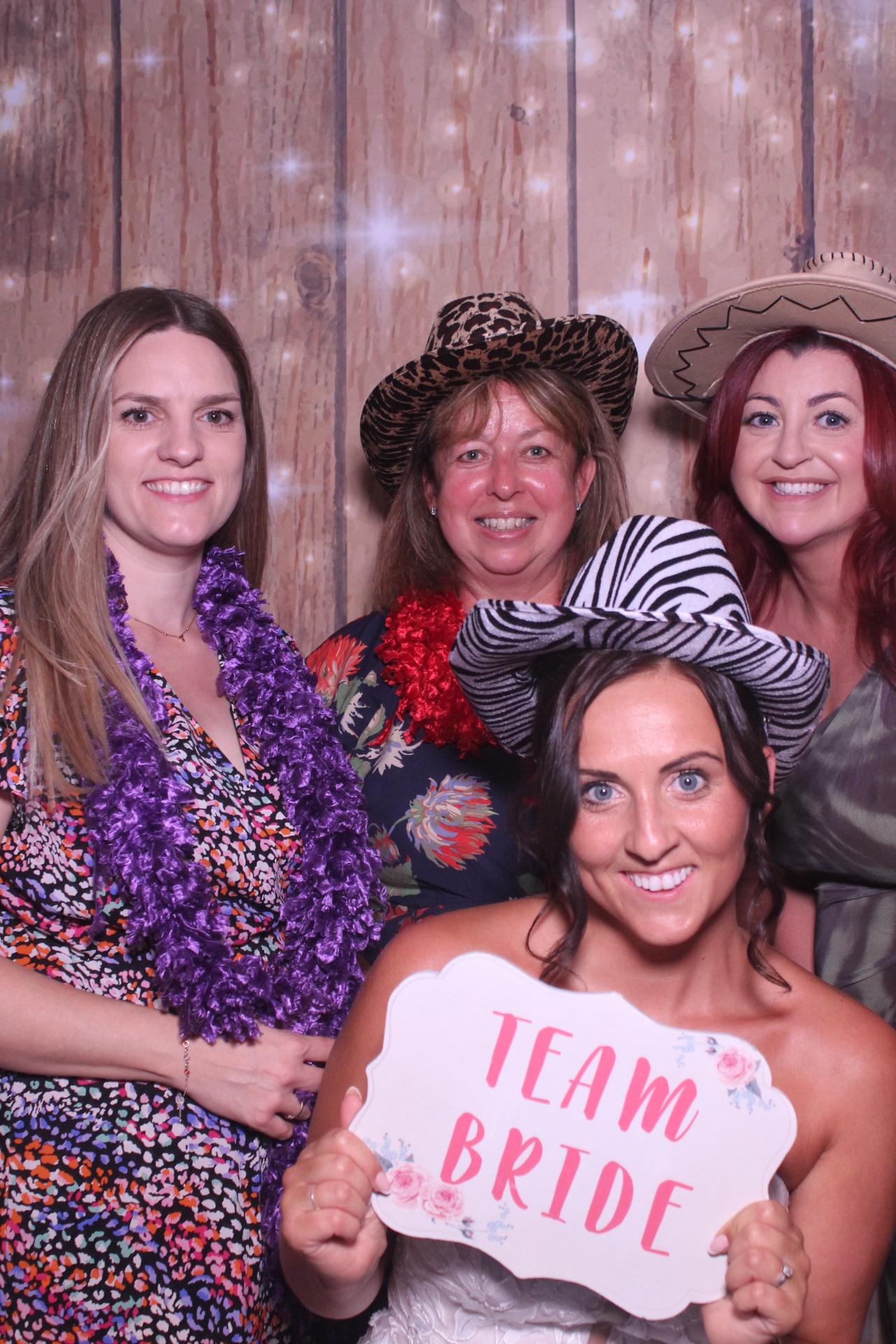 The Robinsons | View more photos from the event at gallery.magicimages.uk/u/MagicImages/The-Robinsons