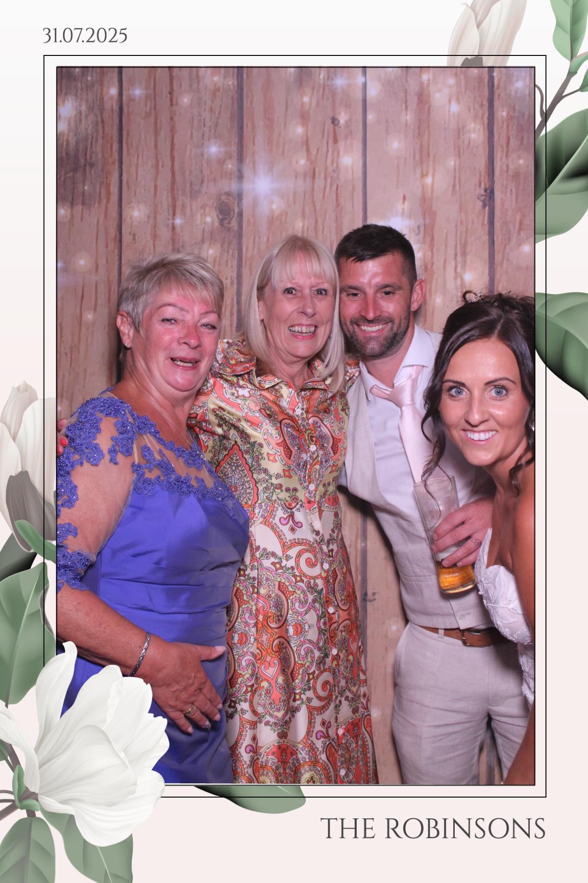 The Robinsons | View more photos from the event at gallery.magicimages.uk/u/MagicImages/The-Robinsons