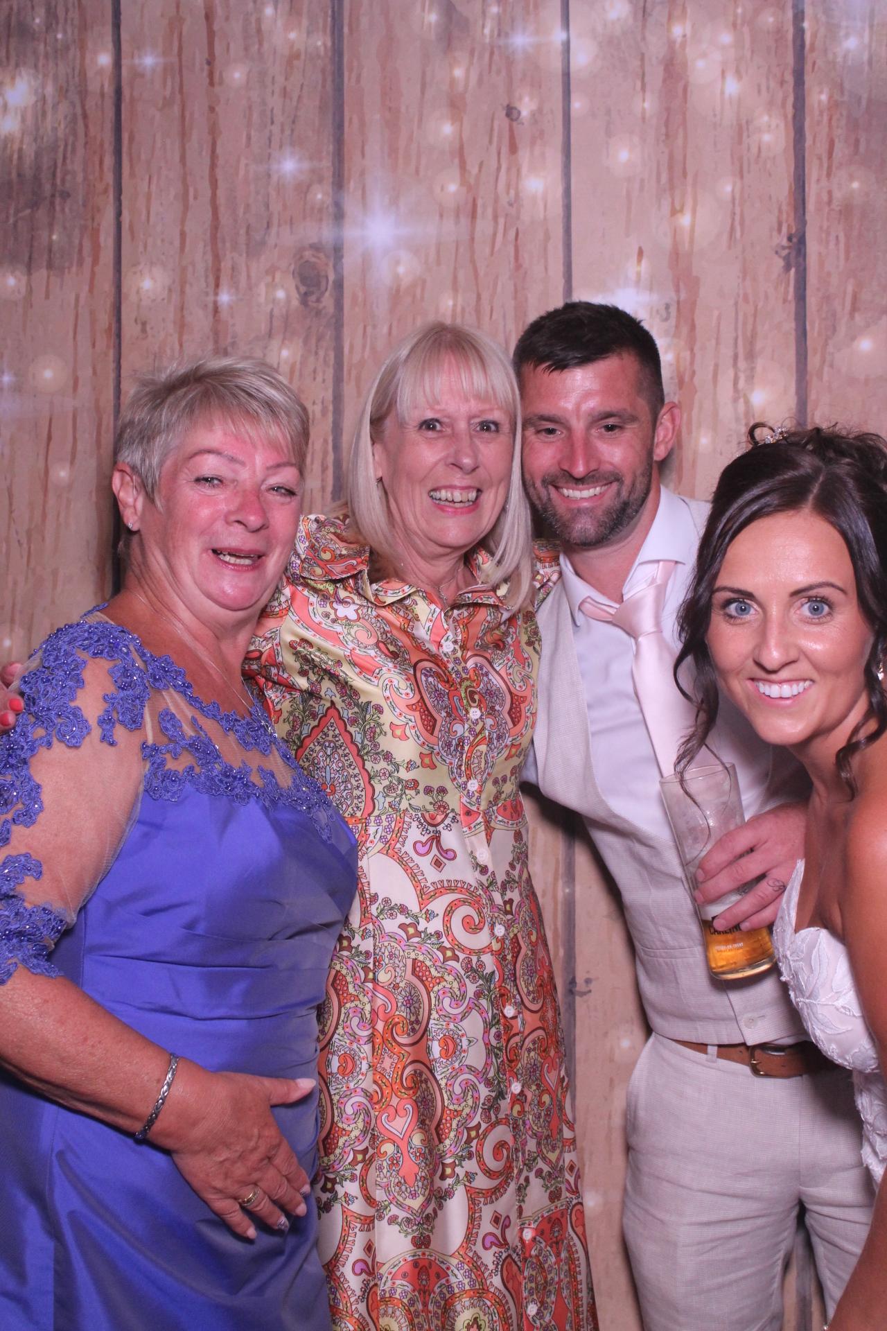 The Robinsons | View more photos from the event at gallery.magicimages.uk/u/MagicImages/The-Robinsons