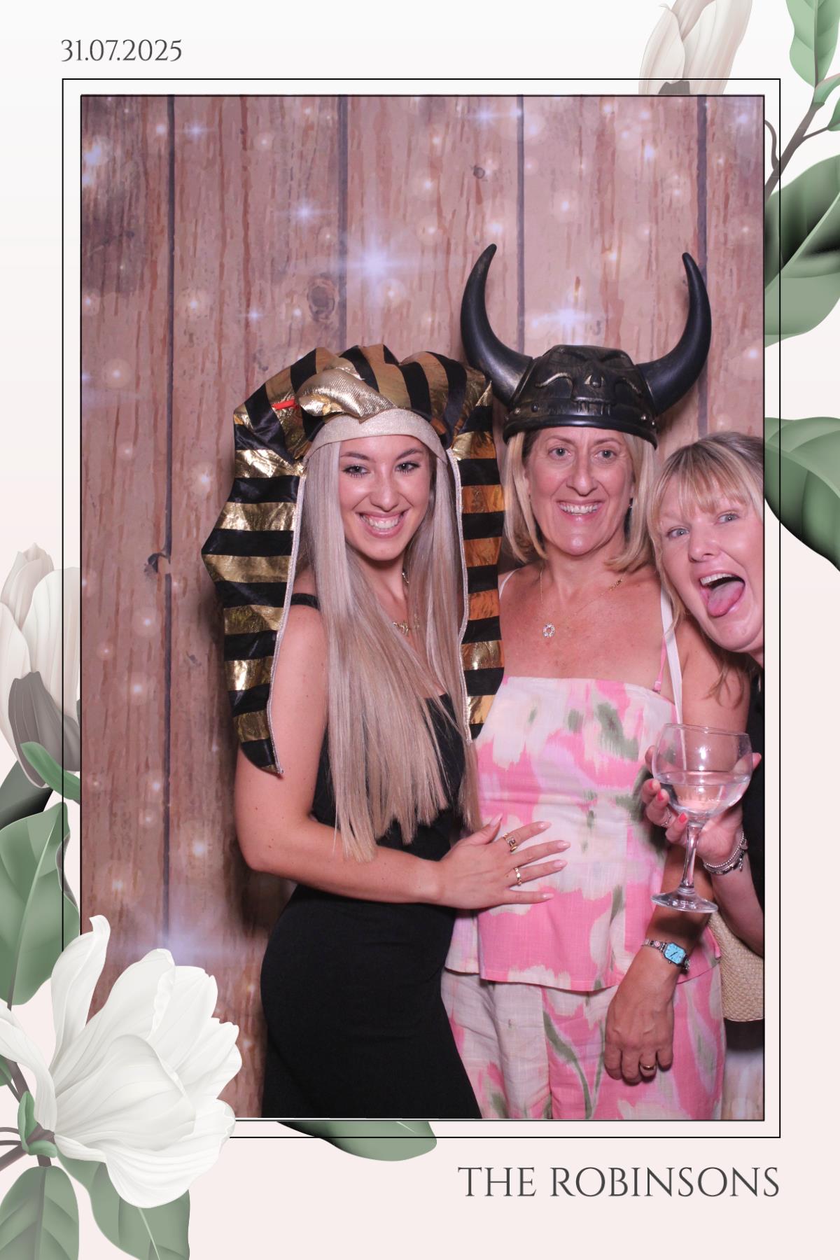 The Robinsons | View more photos from the event at gallery.magicimages.uk/u/MagicImages/The-Robinsons