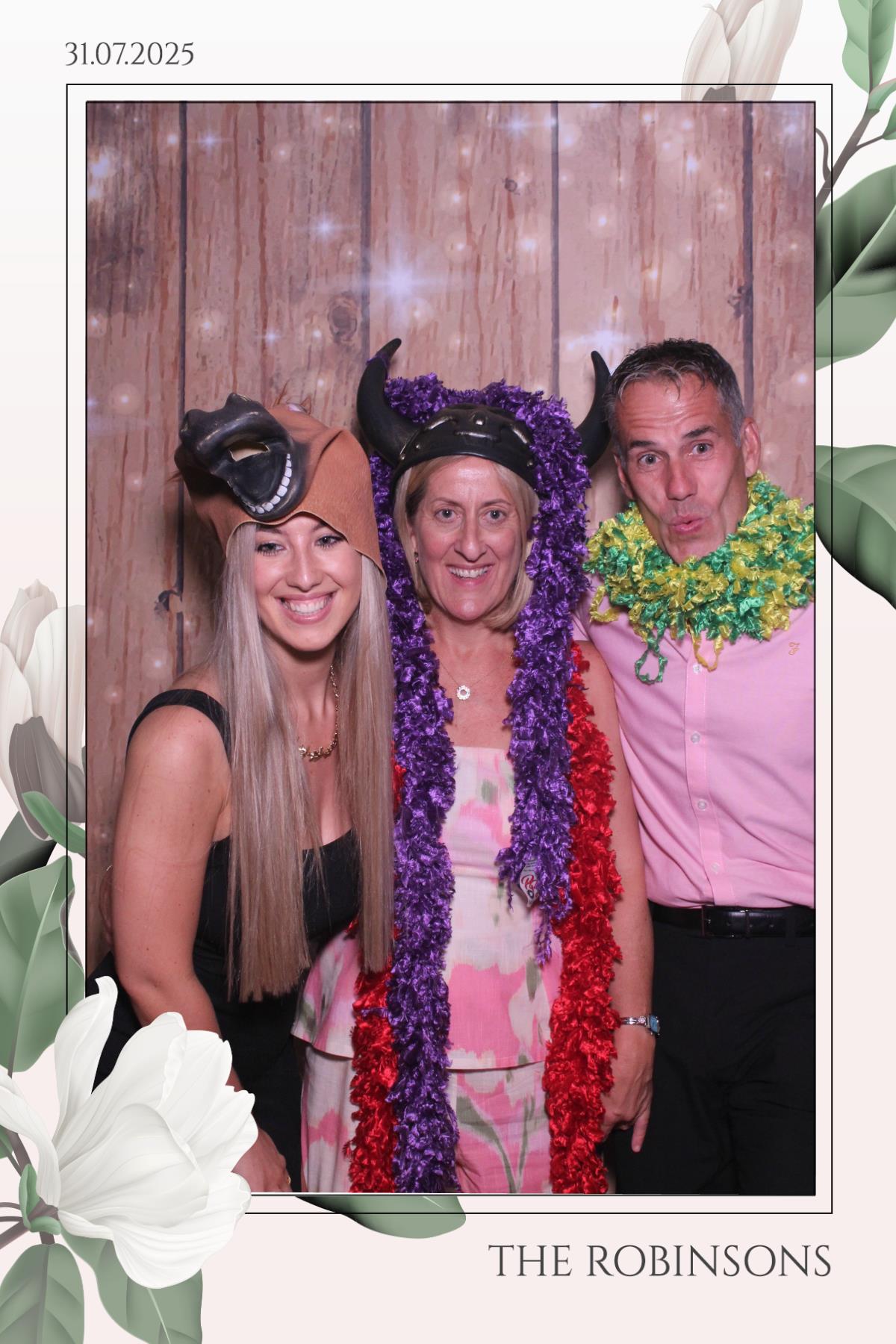 The Robinsons | View more photos from the event at gallery.magicimages.uk/u/MagicImages/The-Robinsons