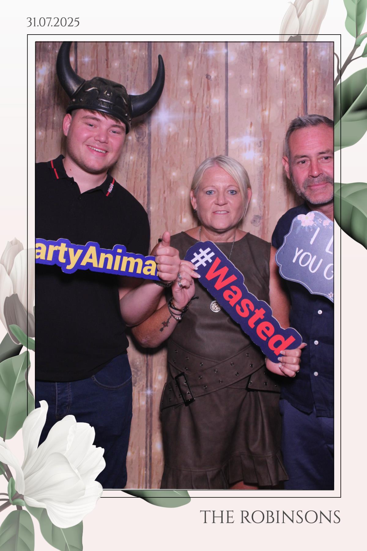 The Robinsons | View more photos from the event at gallery.magicimages.uk/u/MagicImages/The-Robinsons