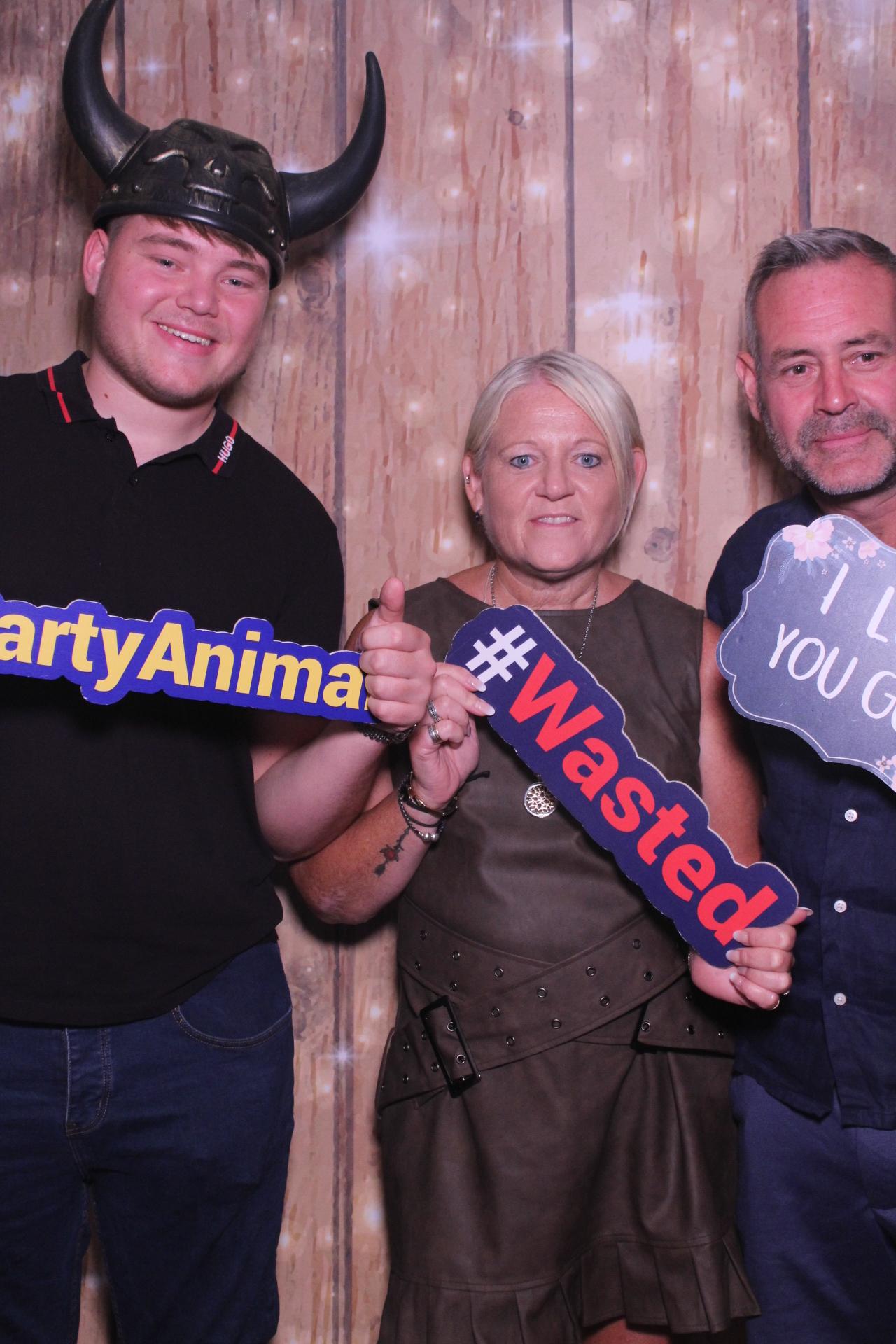 The Robinsons | View more photos from the event at gallery.magicimages.uk/u/MagicImages/The-Robinsons