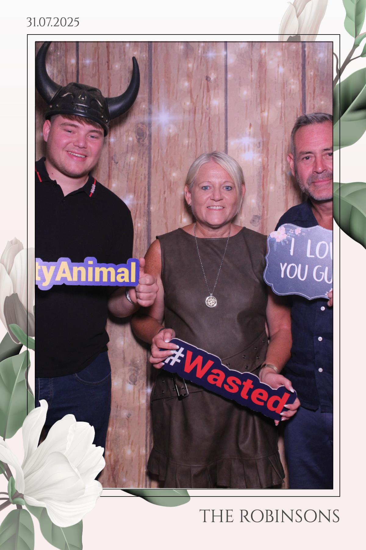 The Robinsons | View more photos from the event at gallery.magicimages.uk/u/MagicImages/The-Robinsons