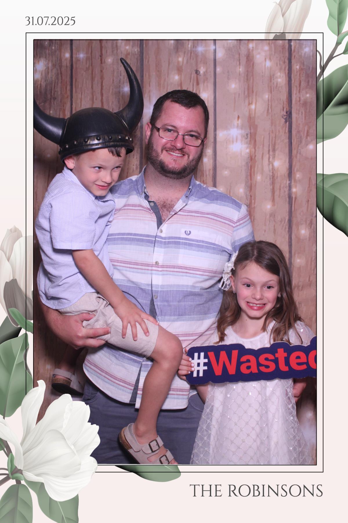 The Robinsons | View more photos from the event at gallery.magicimages.uk/u/MagicImages/The-Robinsons