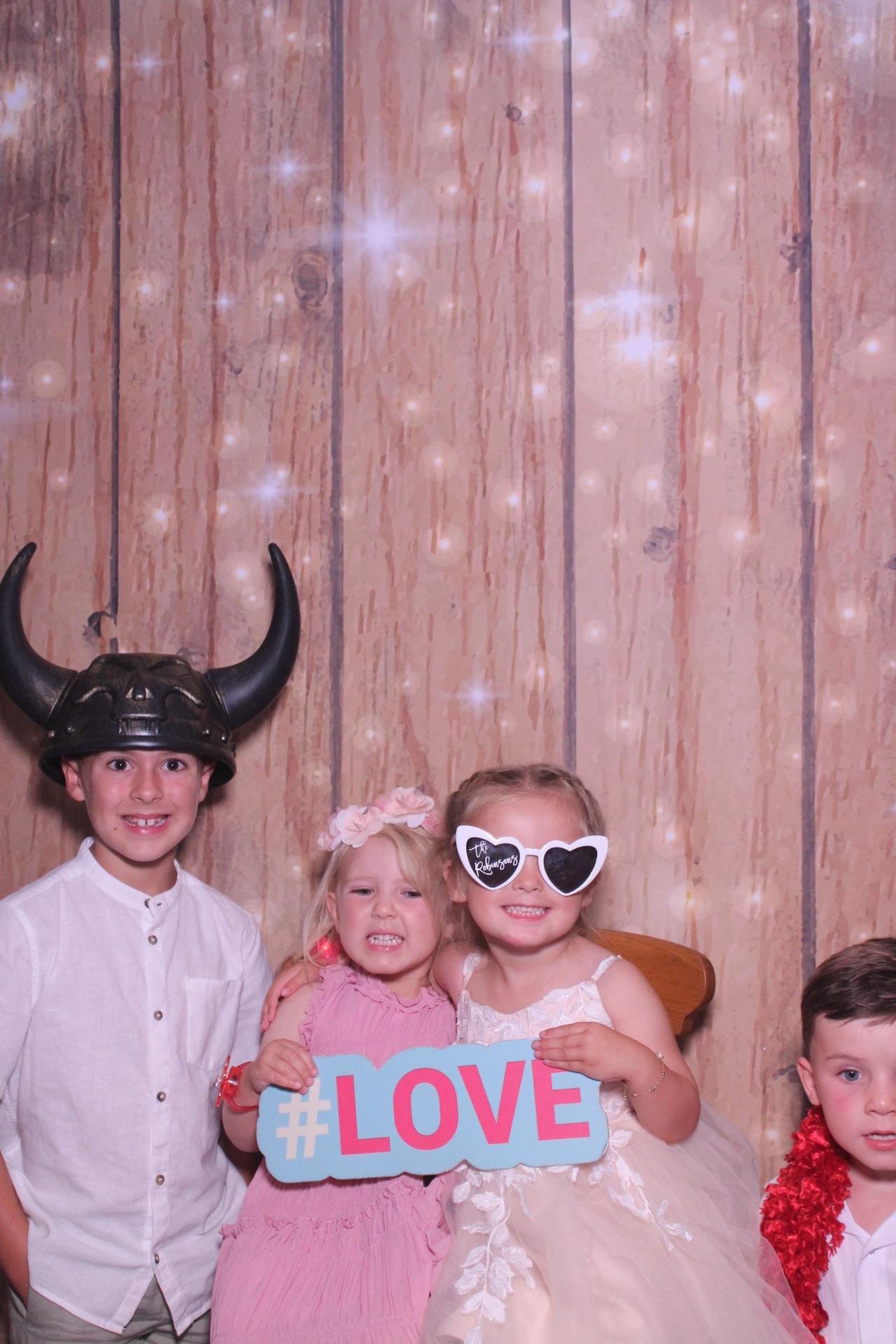 The Robinsons | View more photos from the event at gallery.magicimages.uk/u/MagicImages/The-Robinsons