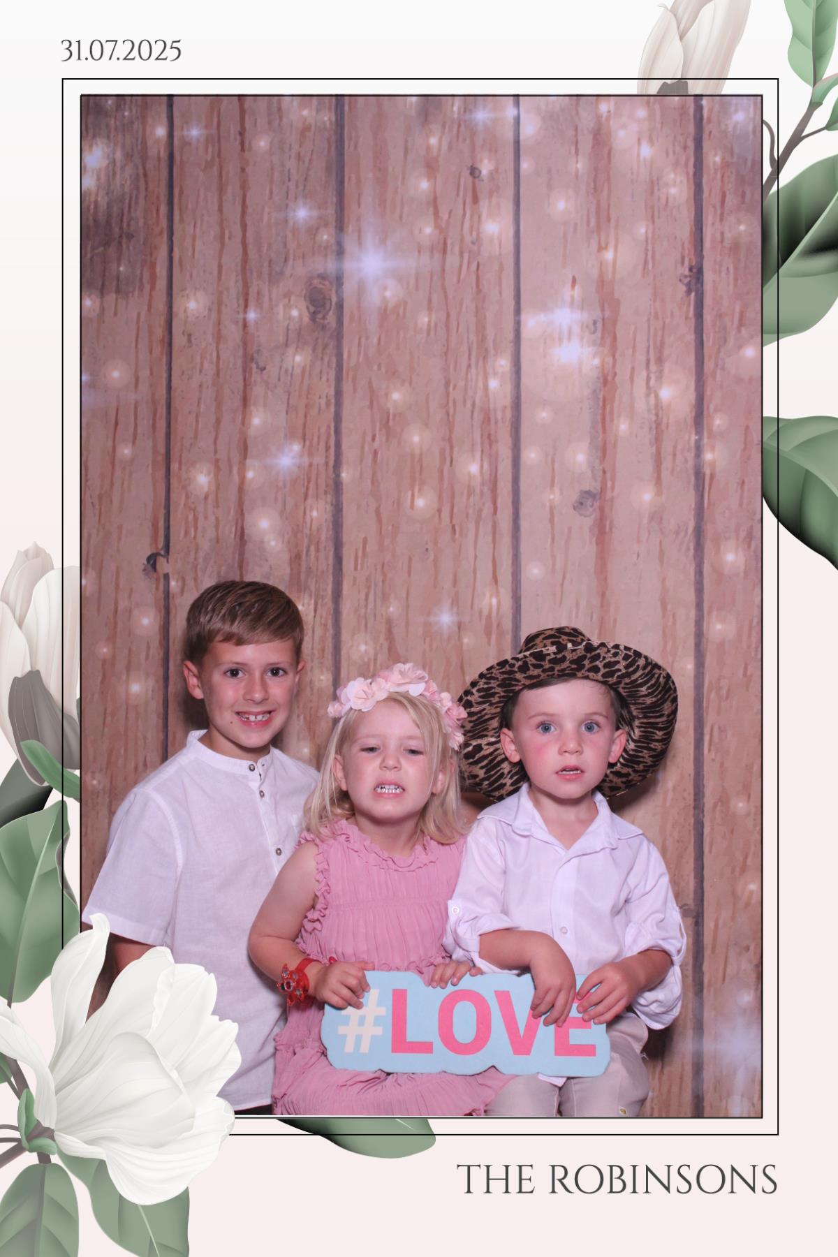 The Robinsons | View more photos from the event at gallery.magicimages.uk/u/MagicImages/The-Robinsons