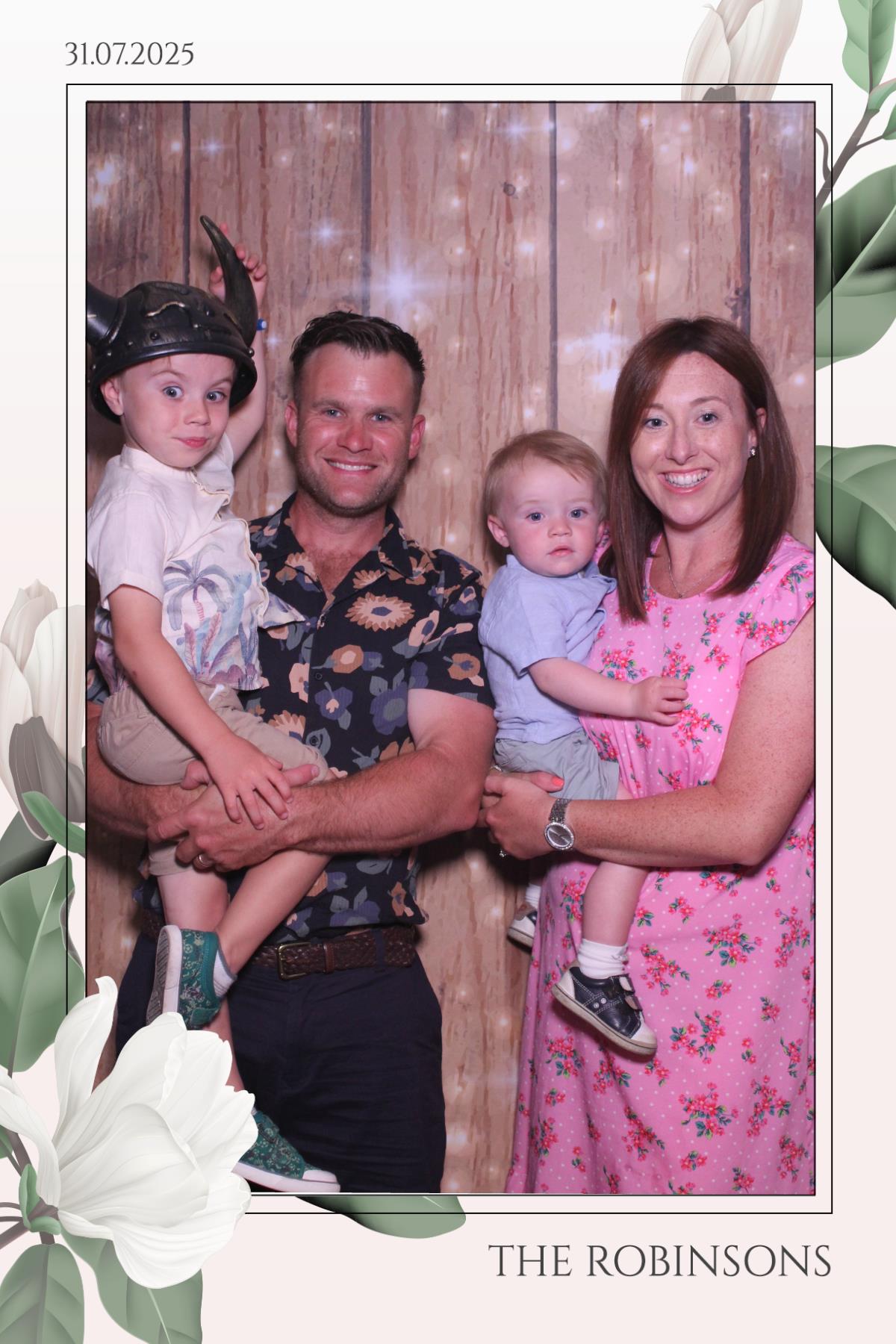 The Robinsons | View more photos from the event at gallery.magicimages.uk/u/MagicImages/The-Robinsons