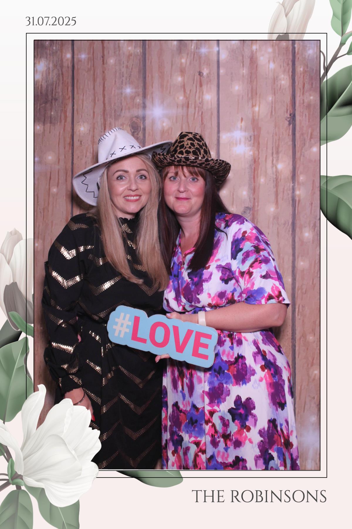 The Robinsons | View more photos from the event at gallery.magicimages.uk/u/MagicImages/The-Robinsons