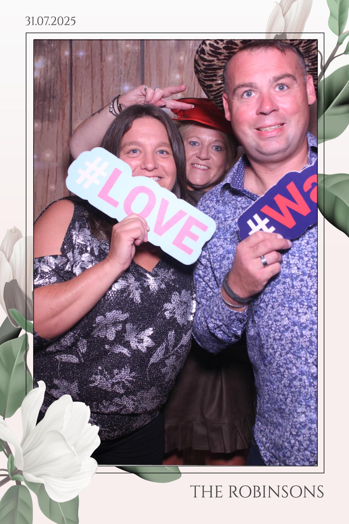 The Robinsons | View more photos from the event at gallery.magicimages.uk/u/MagicImages/The-Robinsons