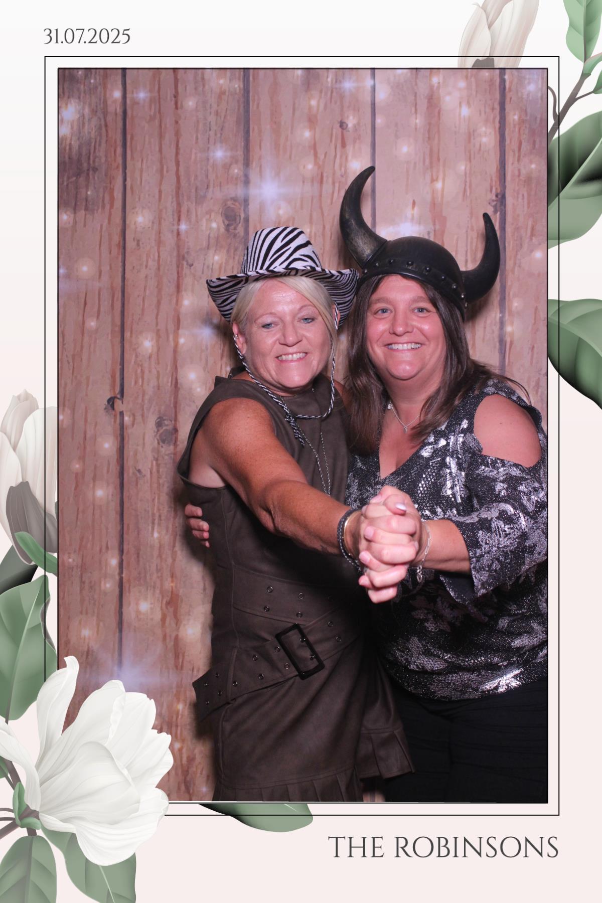 The Robinsons | View more photos from the event at gallery.magicimages.uk/u/MagicImages/The-Robinsons