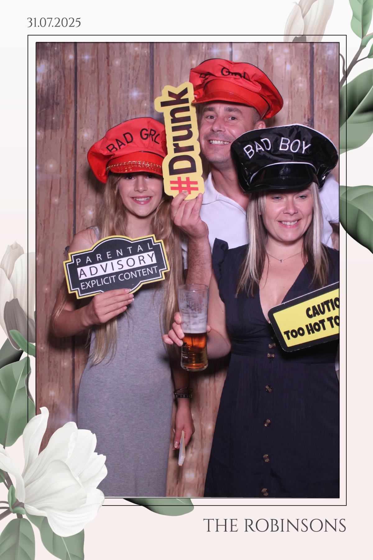 The Robinsons | View more photos from the event at gallery.magicimages.uk/u/MagicImages/The-Robinsons