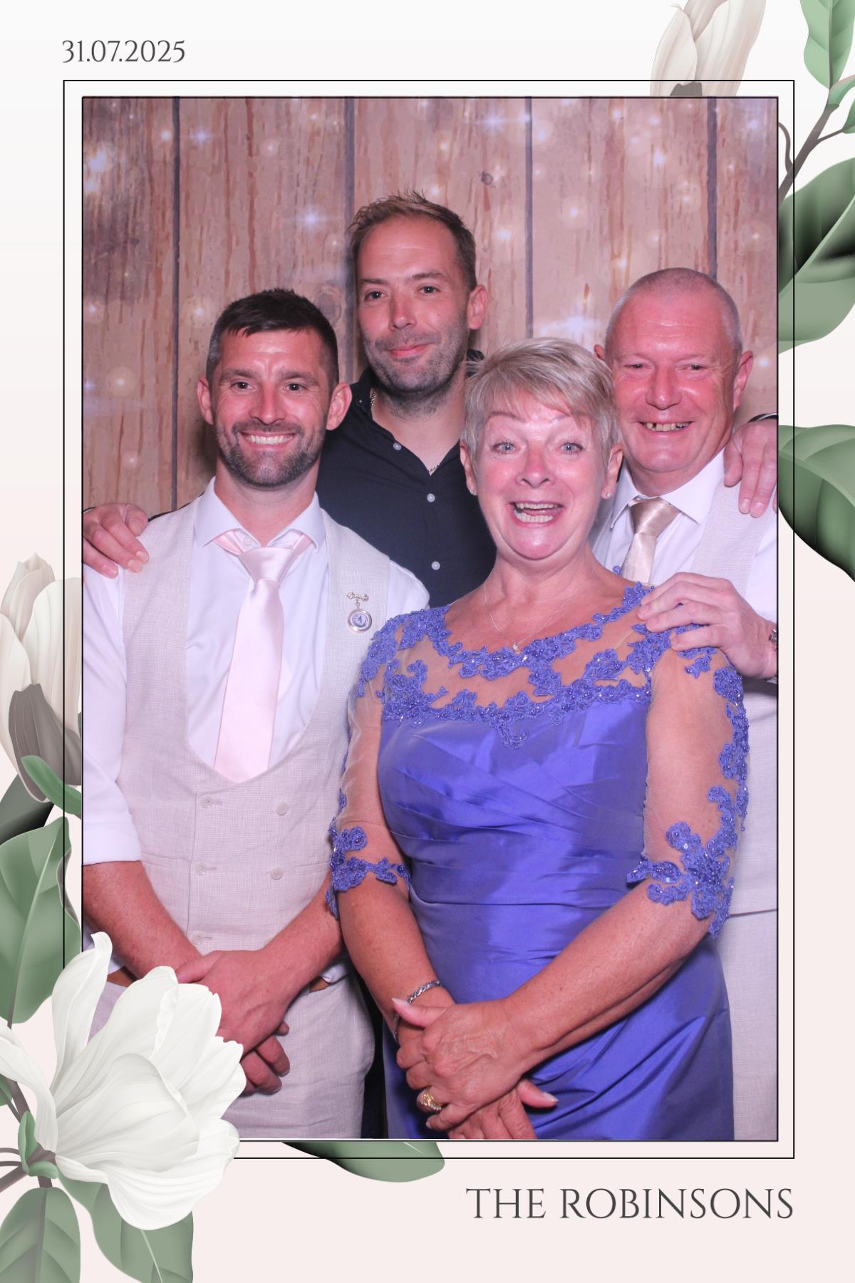 The Robinsons | View more photos from the event at gallery.magicimages.uk/u/MagicImages/The-Robinsons